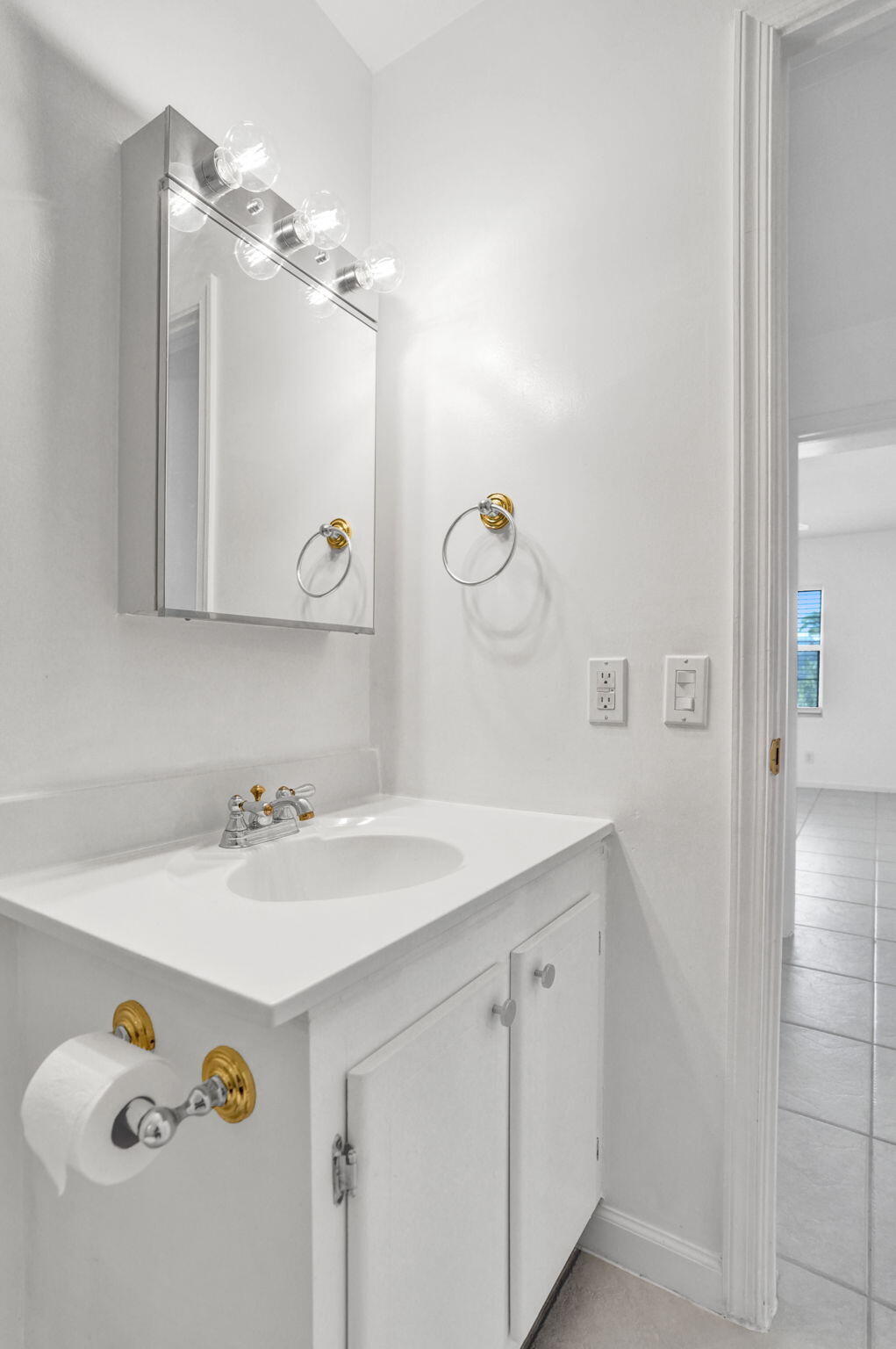 6469 BAY CLUB Drive 3