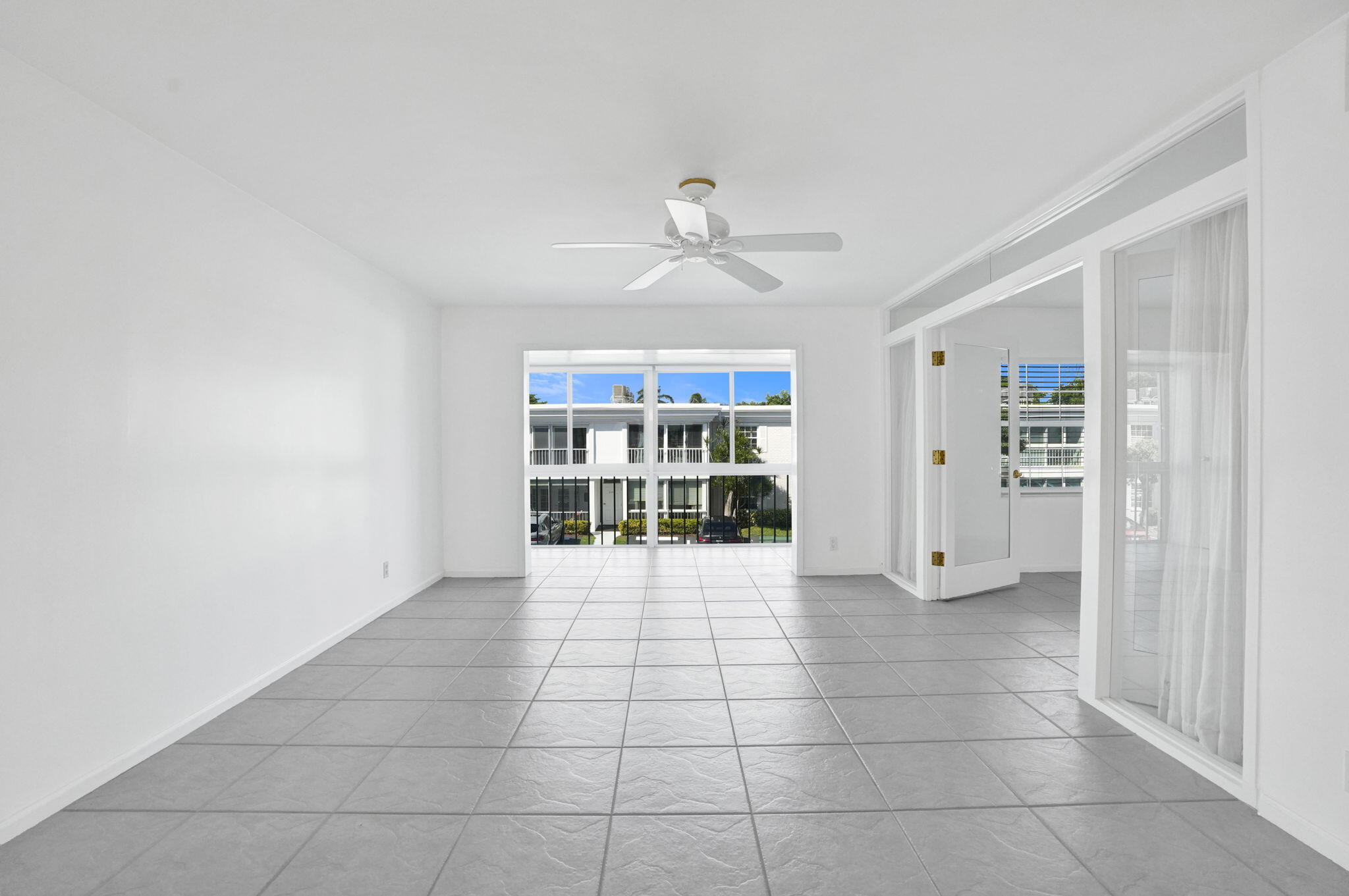 6469 BAY CLUB Drive 3