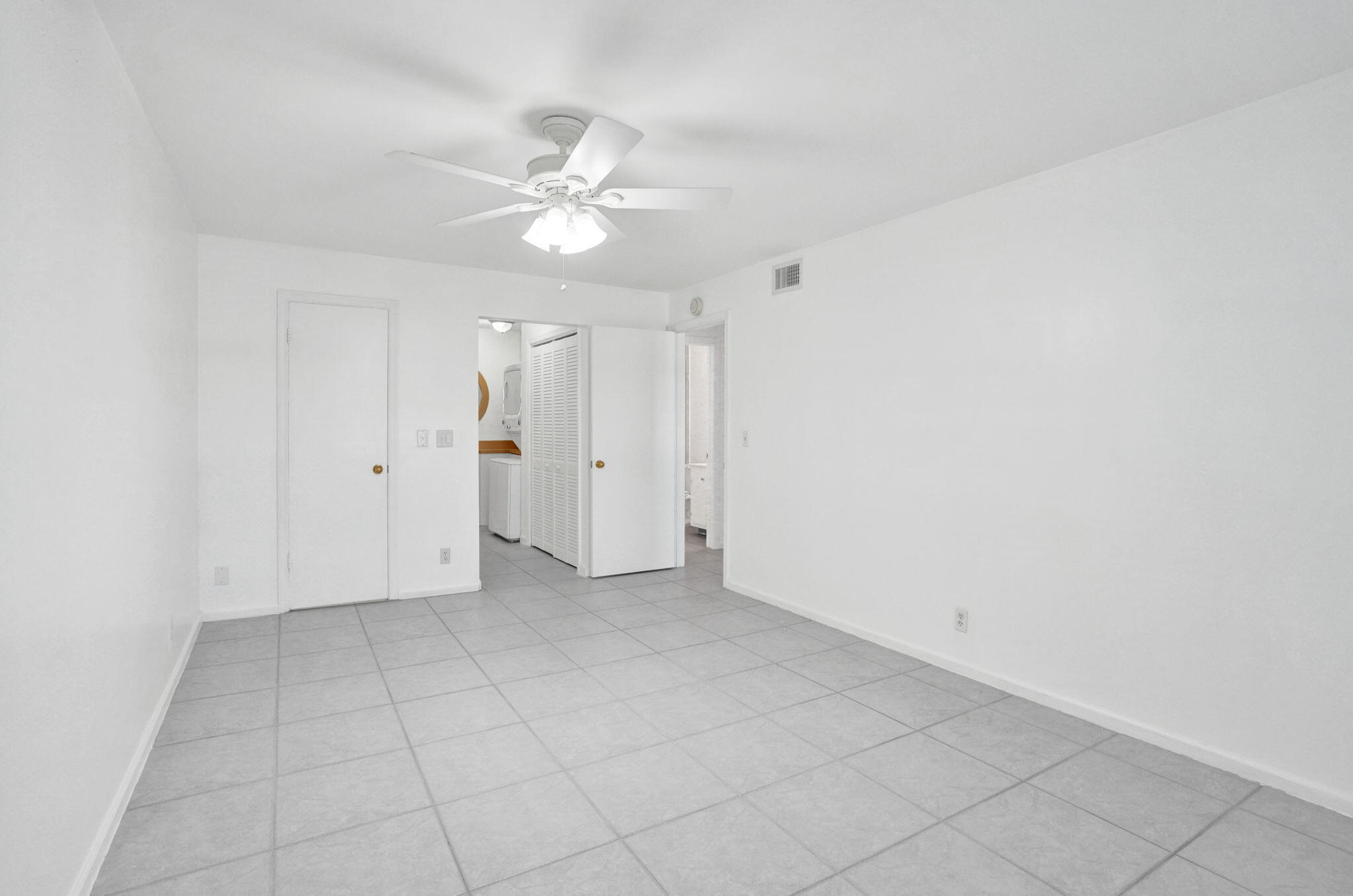 6469 BAY CLUB Drive 3