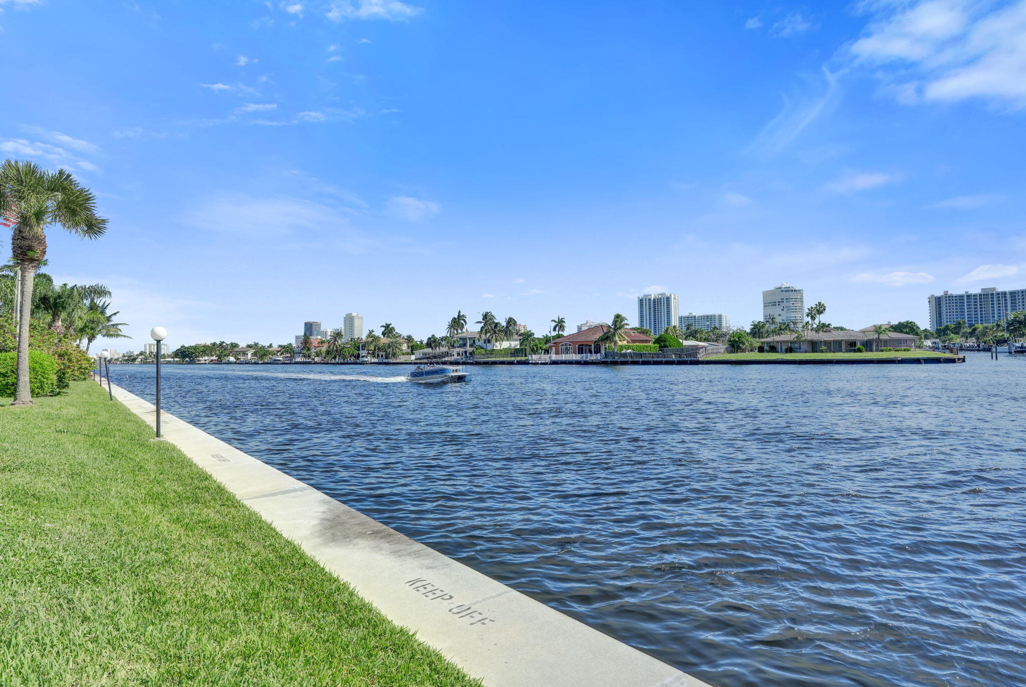 6469 BAY CLUB Drive 3