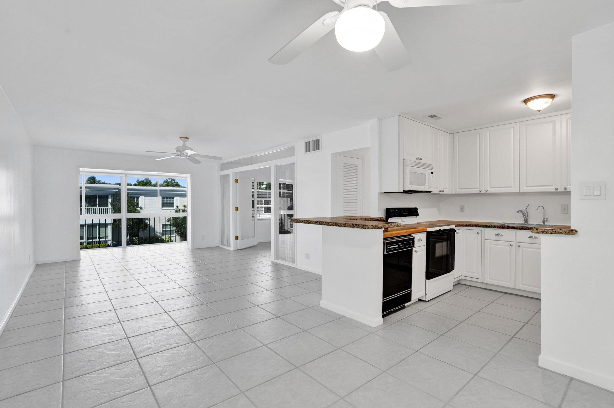 6469 BAY CLUB Drive 3