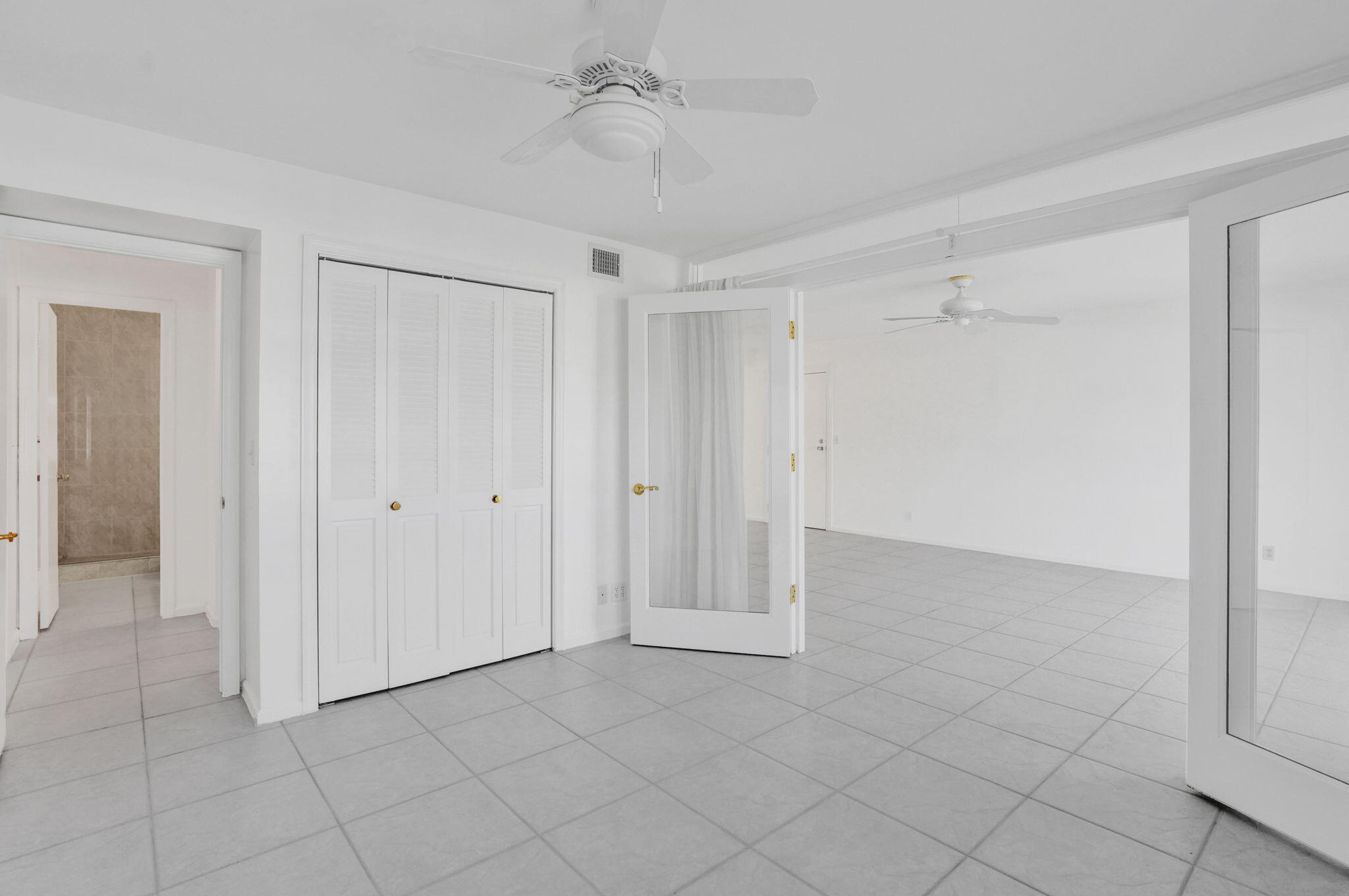 6469 BAY CLUB Drive 3