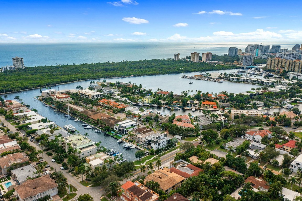 1421 Bayview Dr Unit: 1421