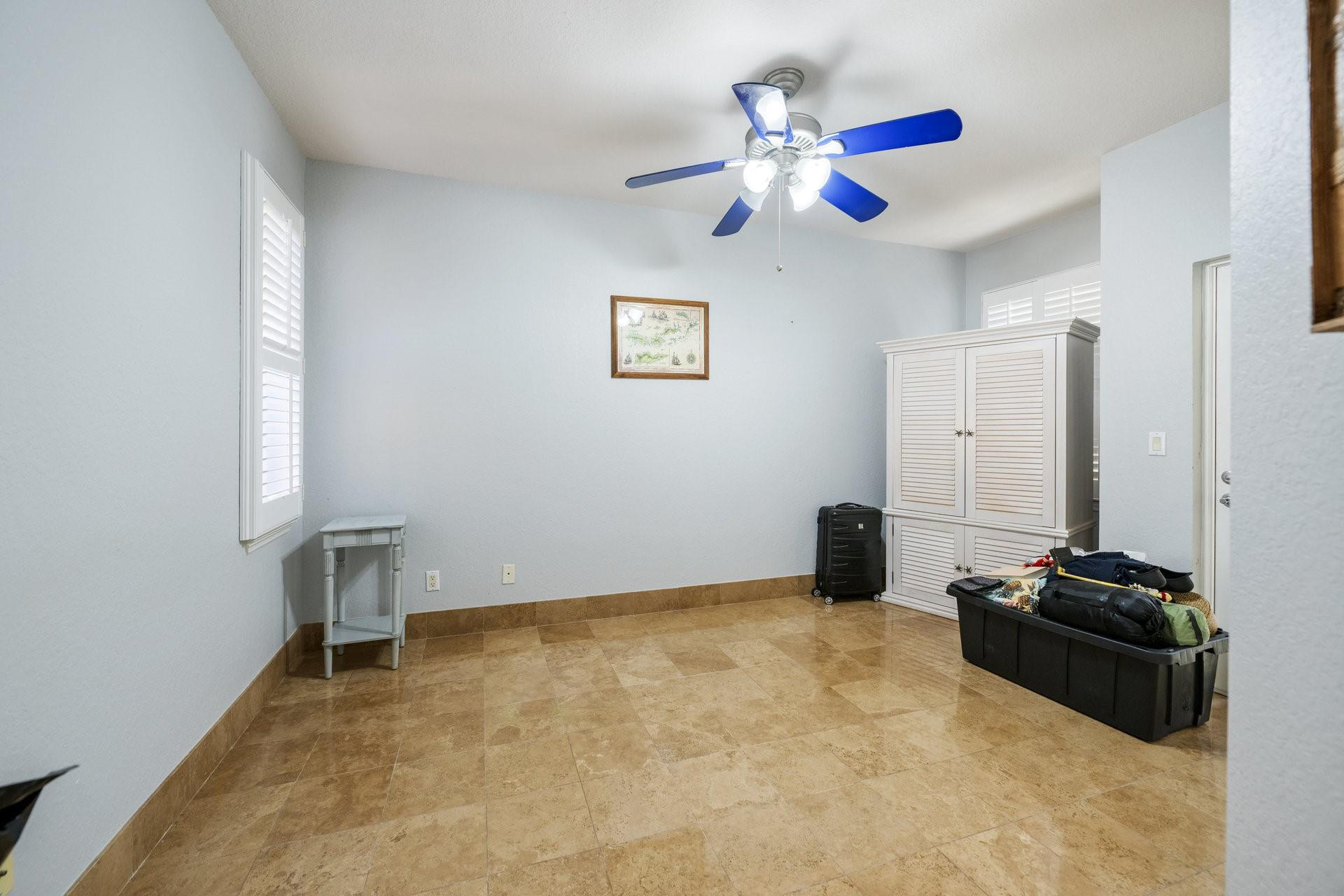 1421 Bayview Dr Unit: 1421