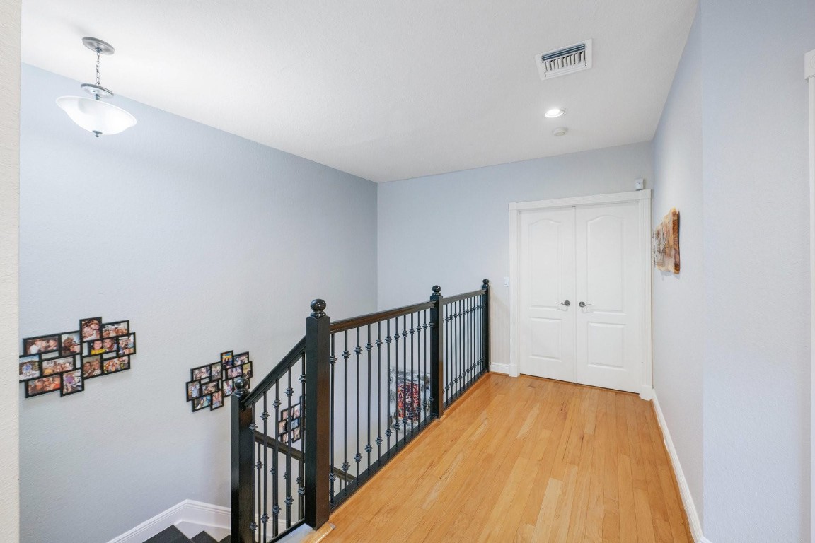 1421 Bayview Dr Unit: 1421