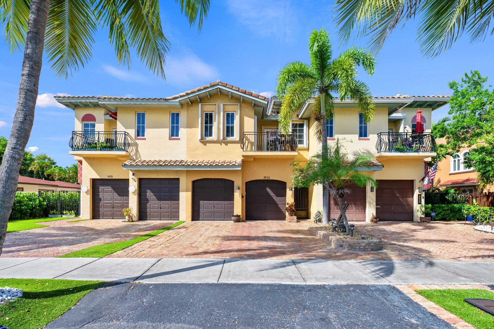 1421 Bayview Dr Unit: 1421