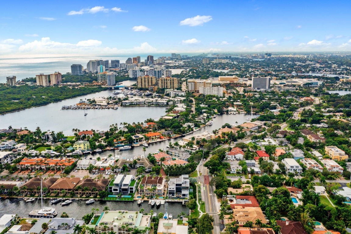 1421 Bayview Dr Unit: 1421