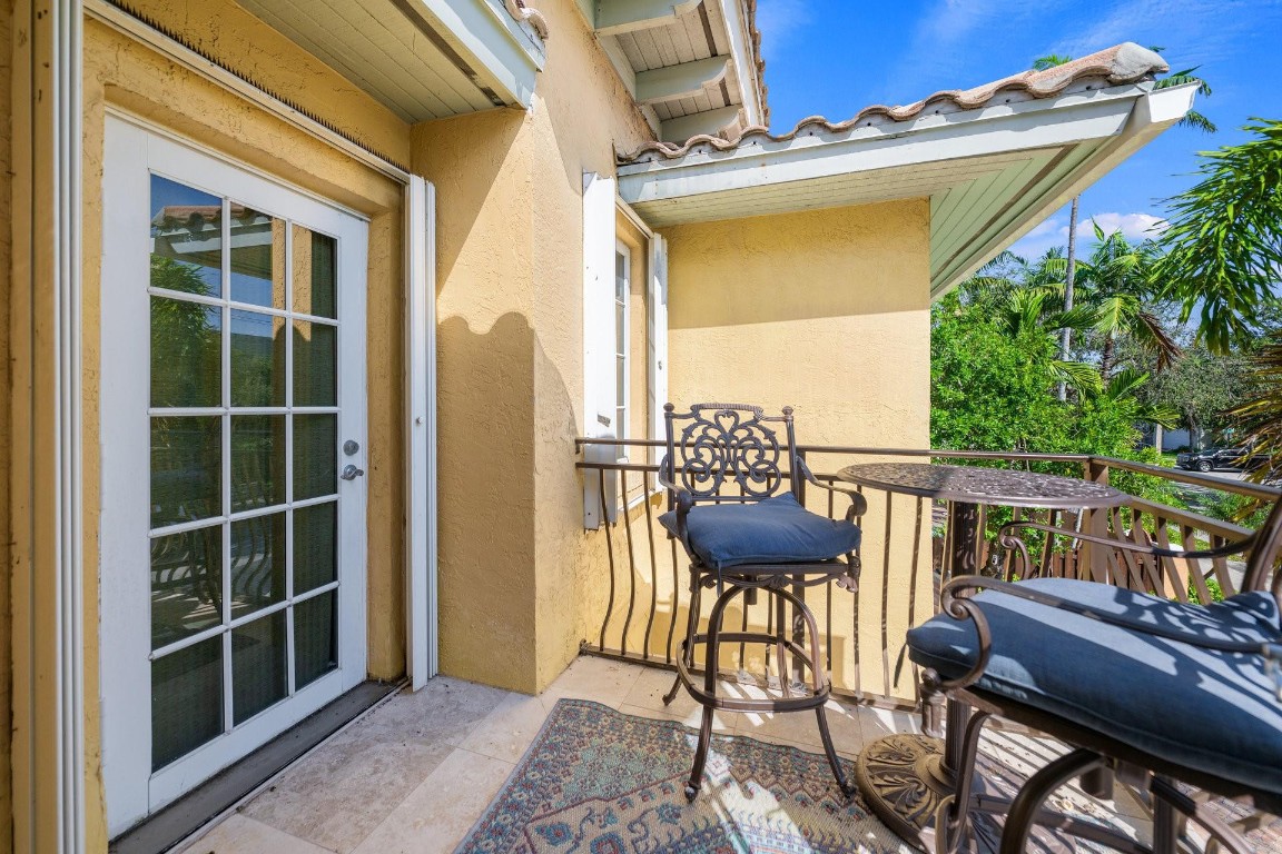 1421 Bayview Dr Unit: 1421