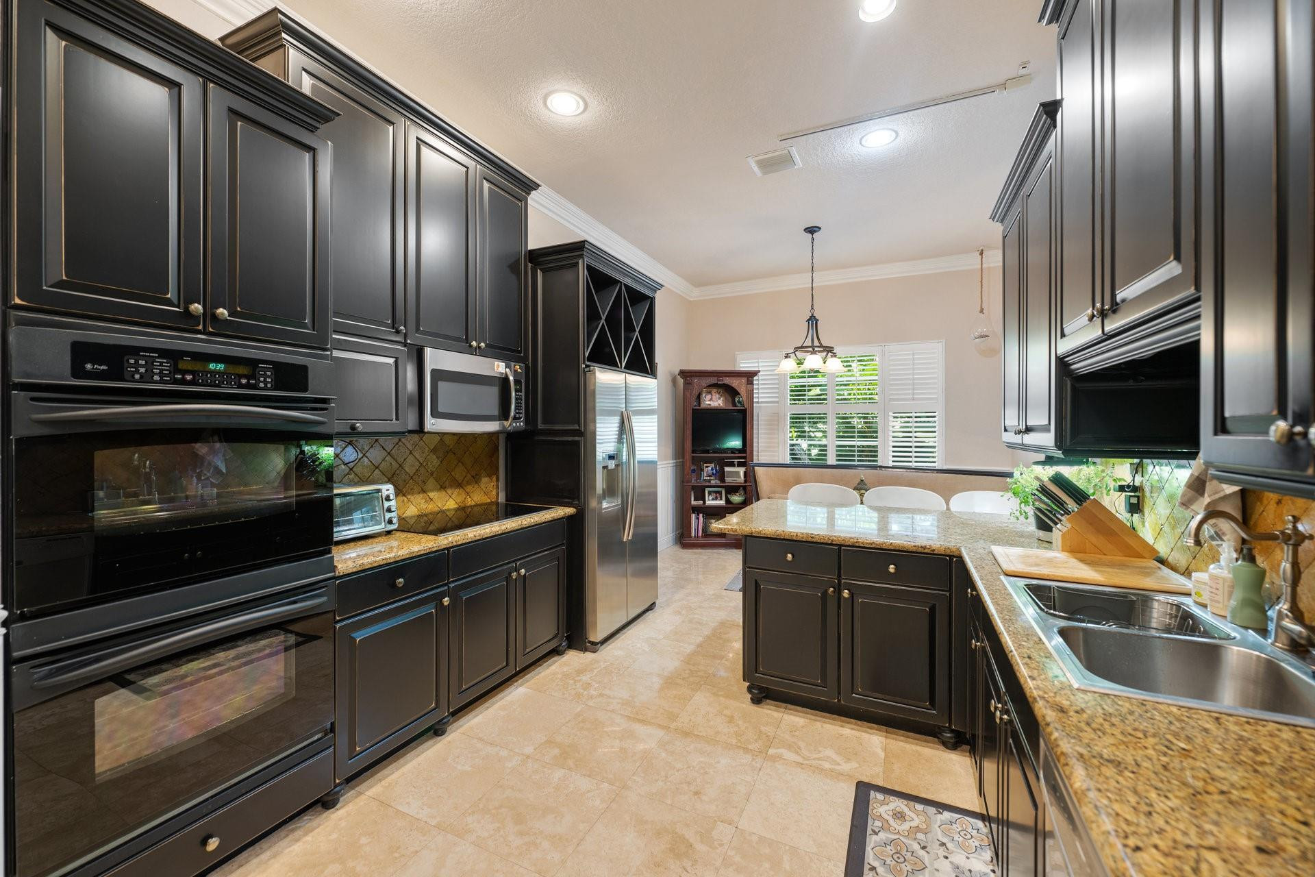 1421 Bayview Dr Unit: 1421