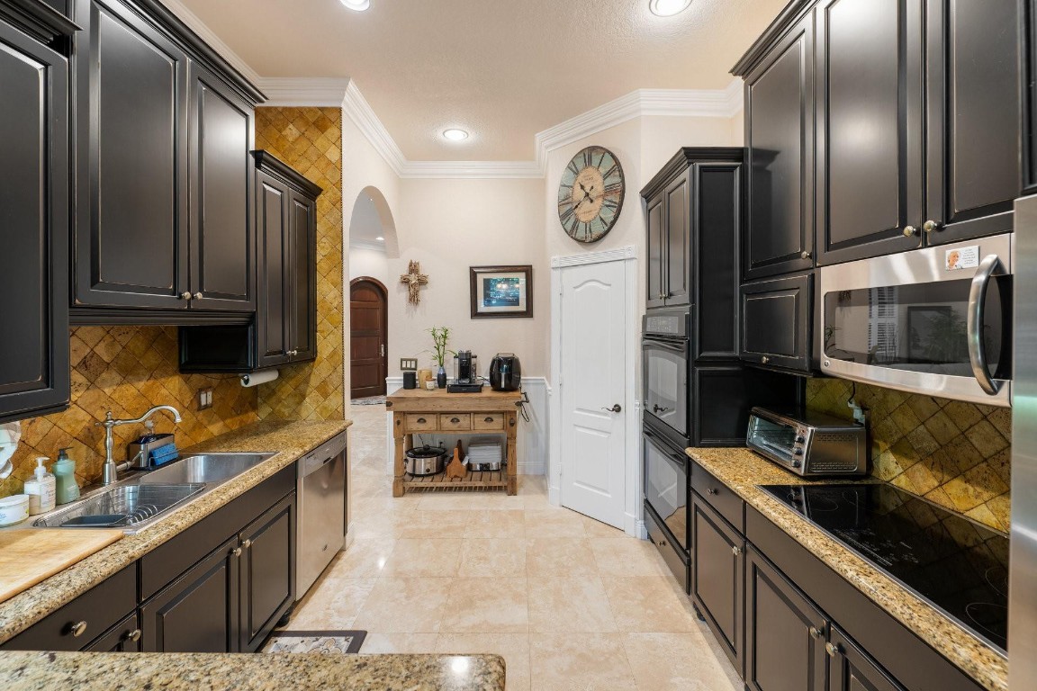 1421 Bayview Dr Unit: 1421