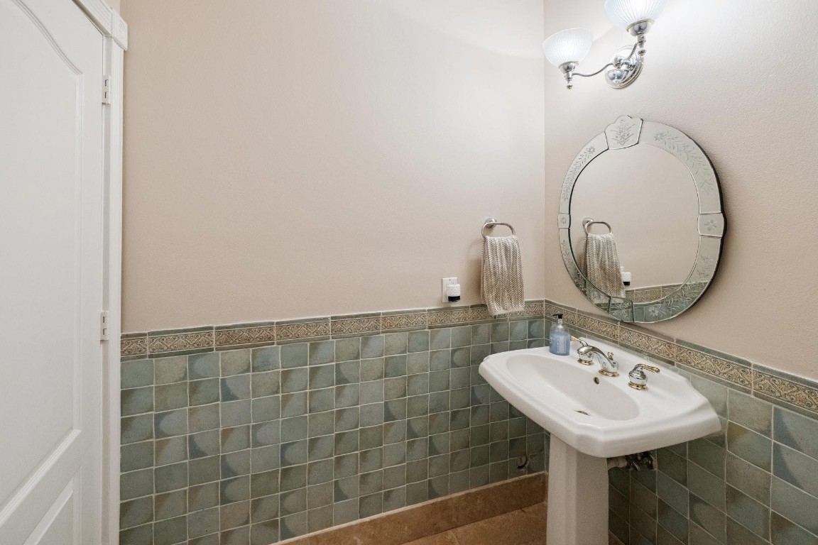 1421 Bayview Dr Unit: 1421