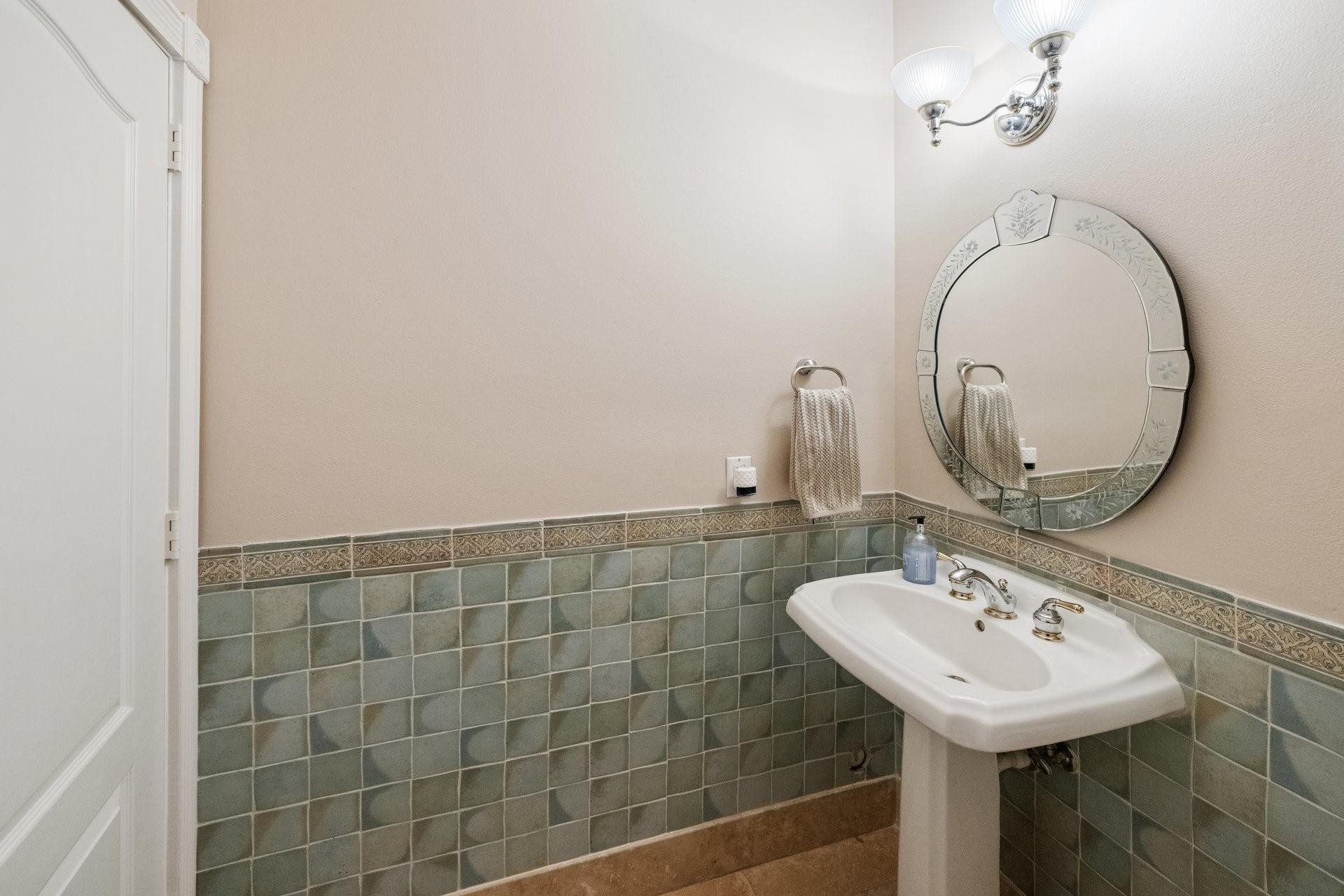 1421 Bayview Dr Unit: 1421