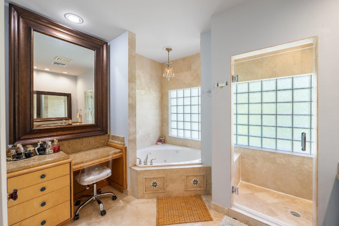 1421 Bayview Dr Unit: 1421