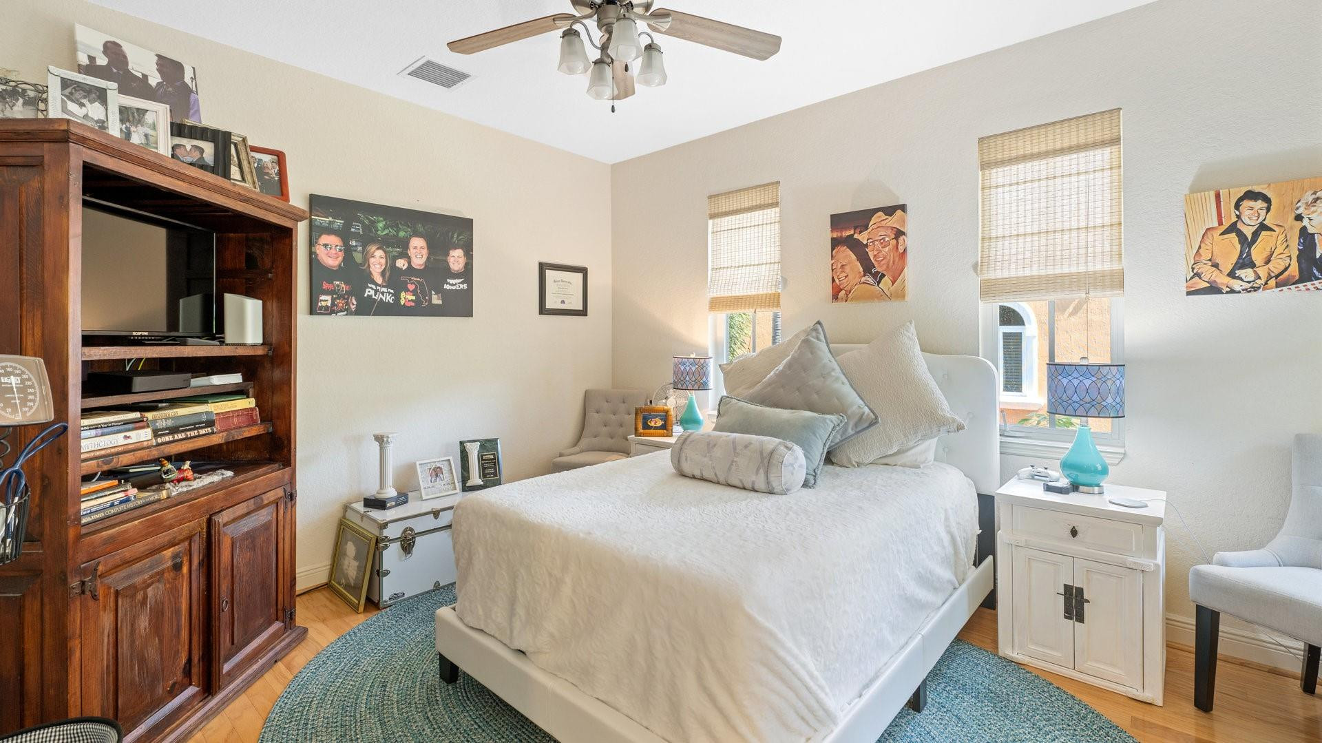 1423 Bayview Dr 1423