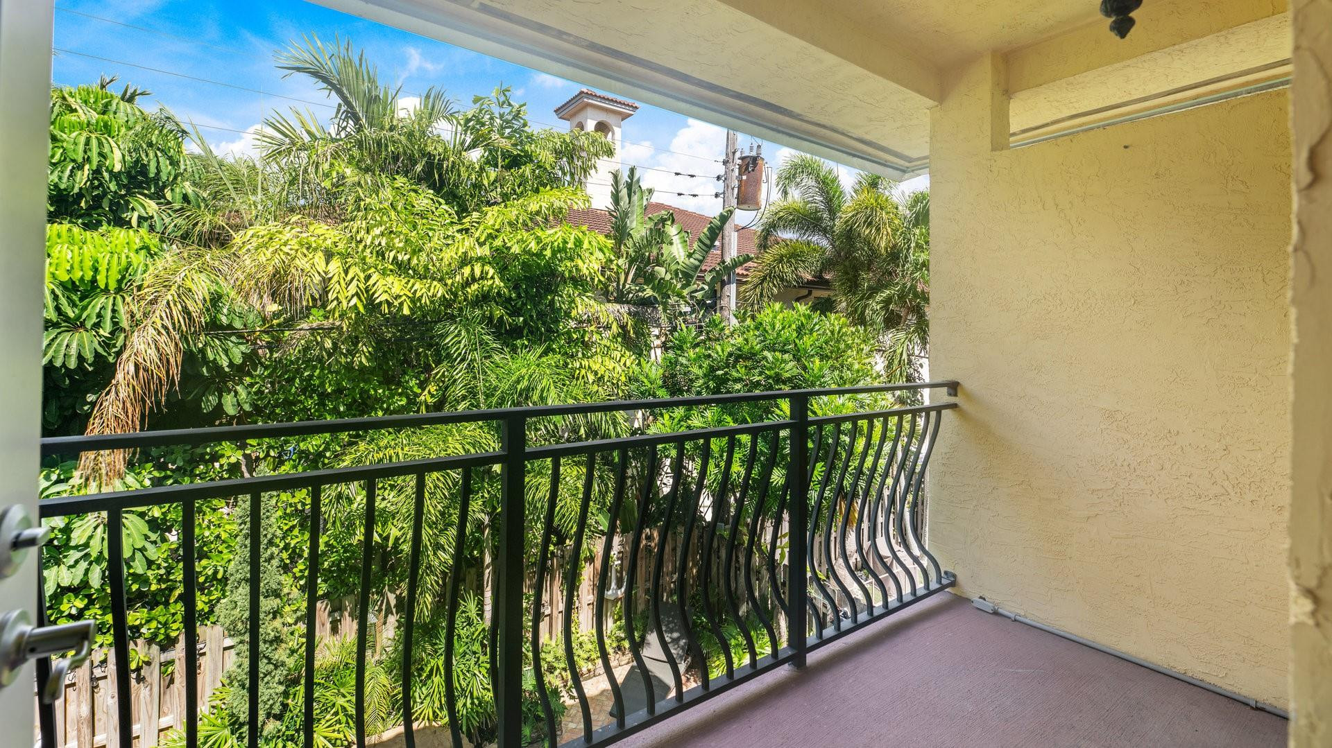 1423 Bayview Dr 1423