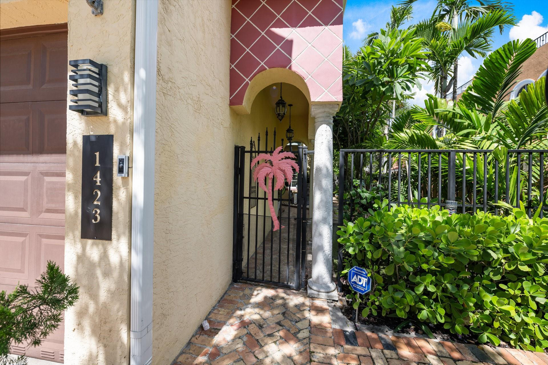 1423 Bayview Dr 1423