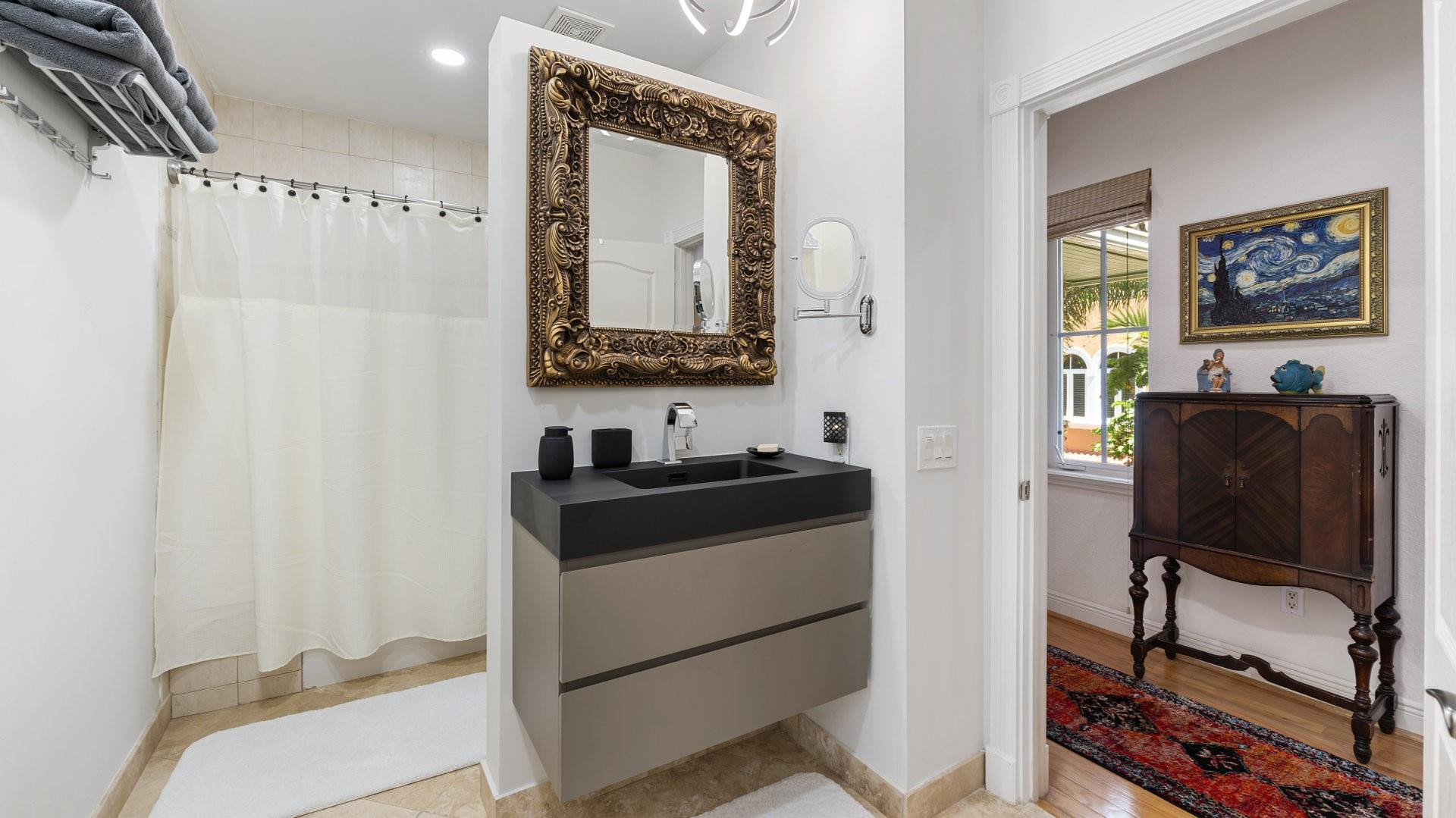 1423 Bayview Dr 1423