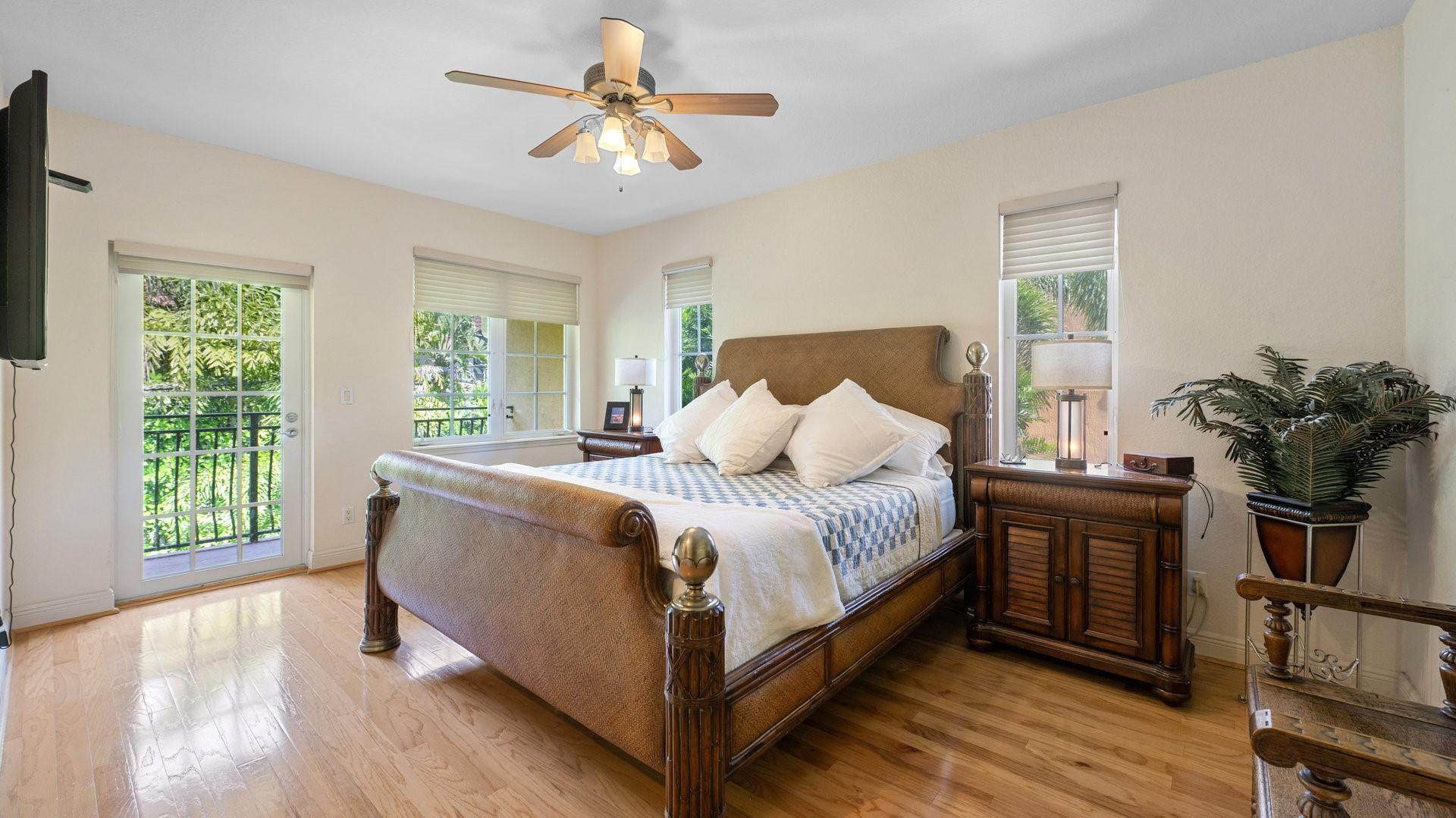 1423 Bayview Dr 1423