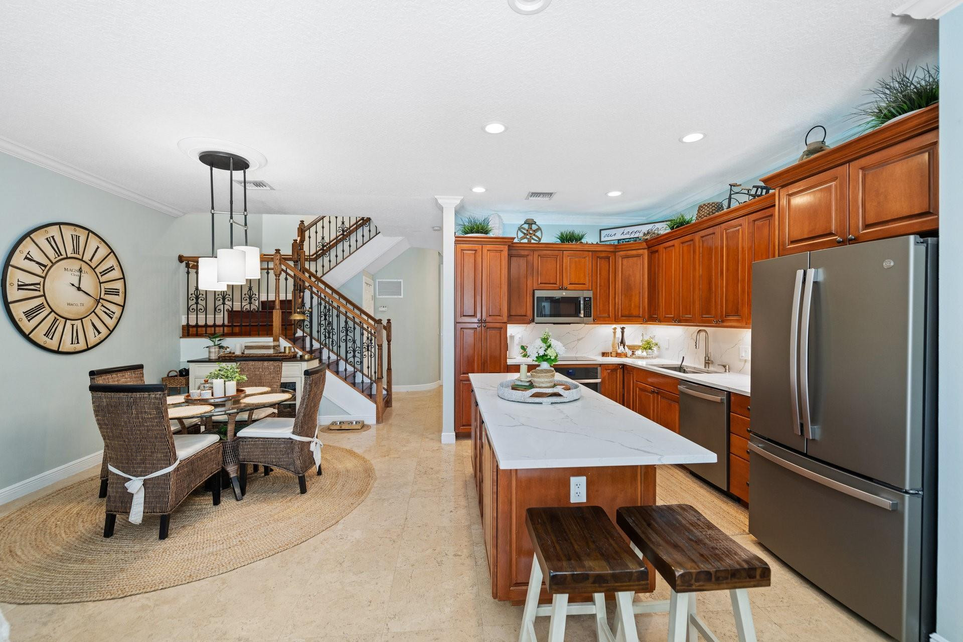 2632 NE 15th St .