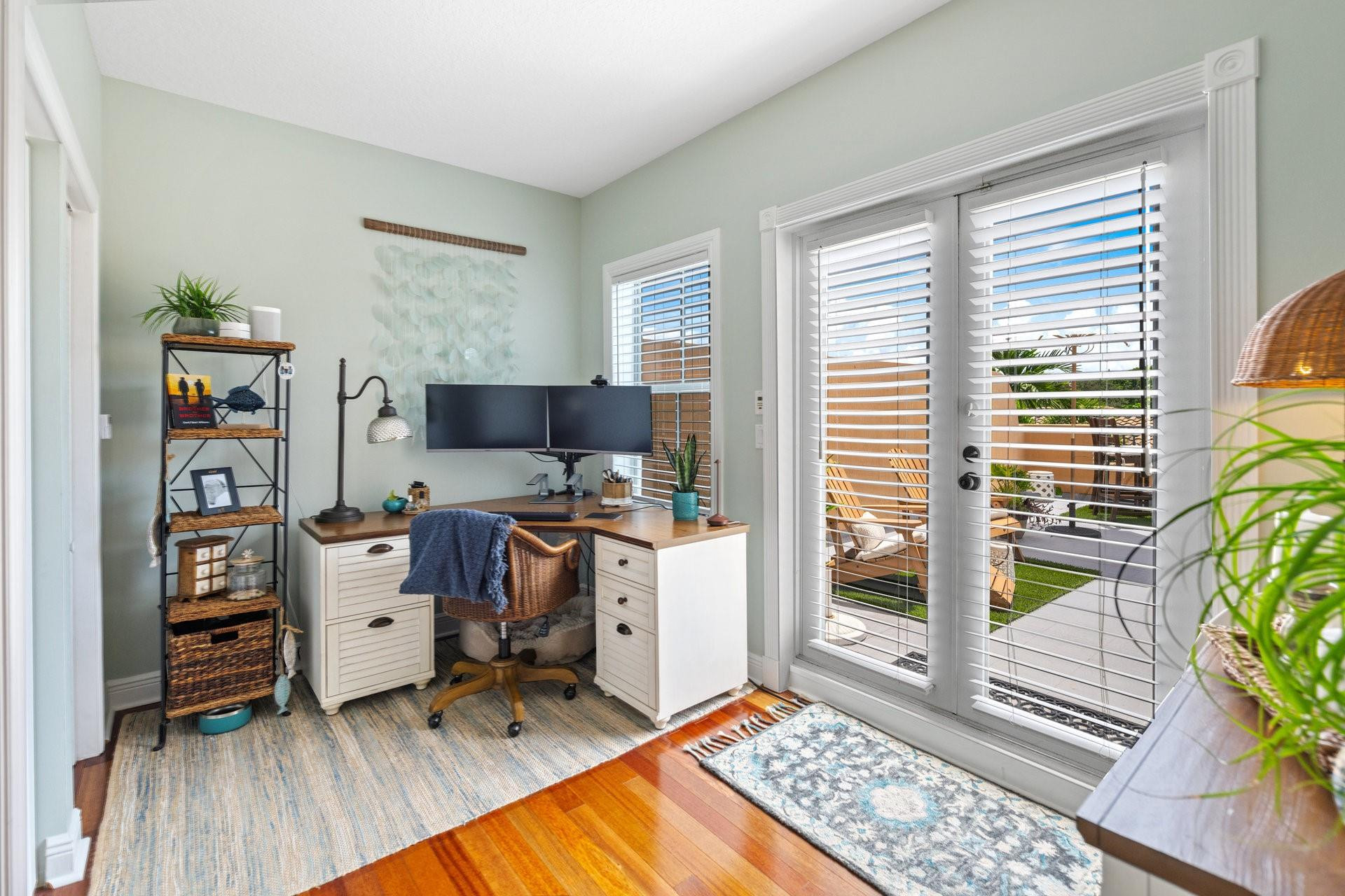 2632 NE 15th St .