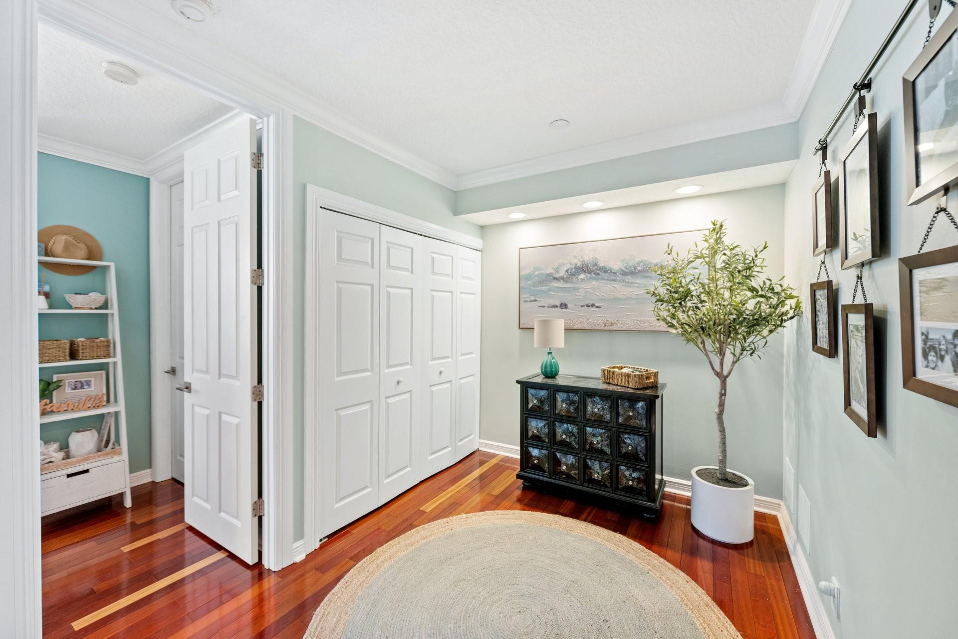 2632 NE 15th St .