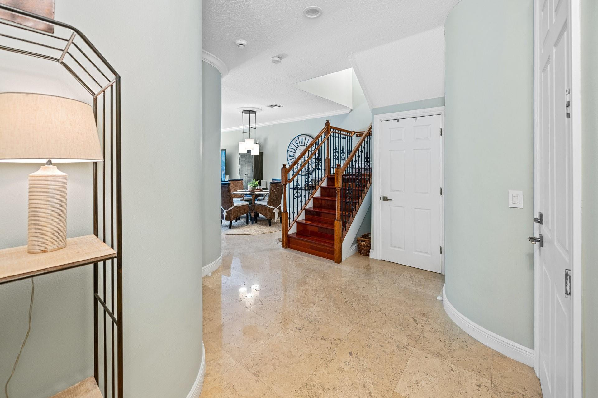 2632 NE 15th St .
