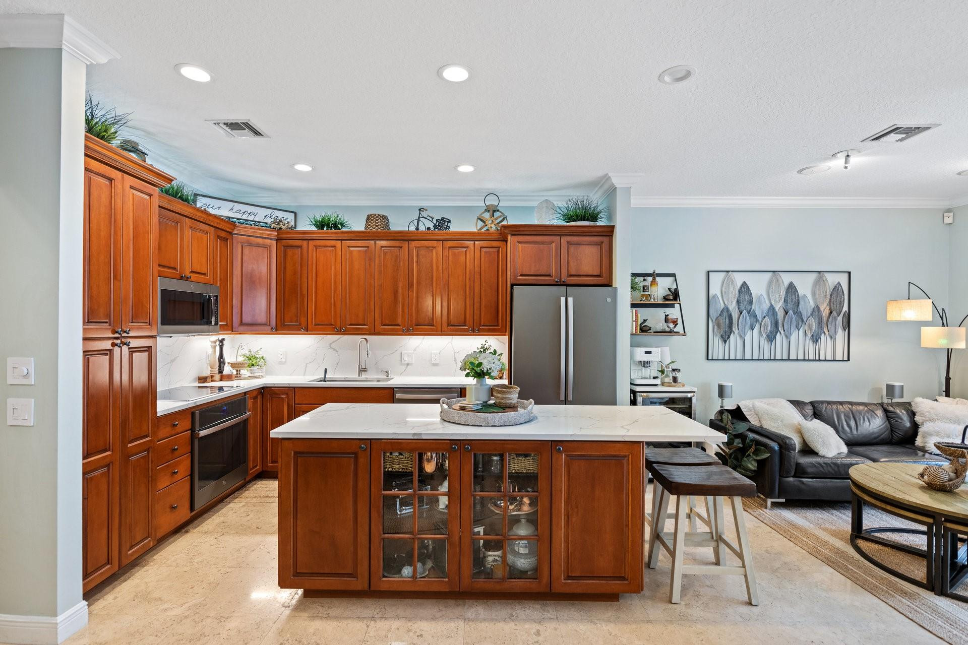 2632 NE 15th St .
