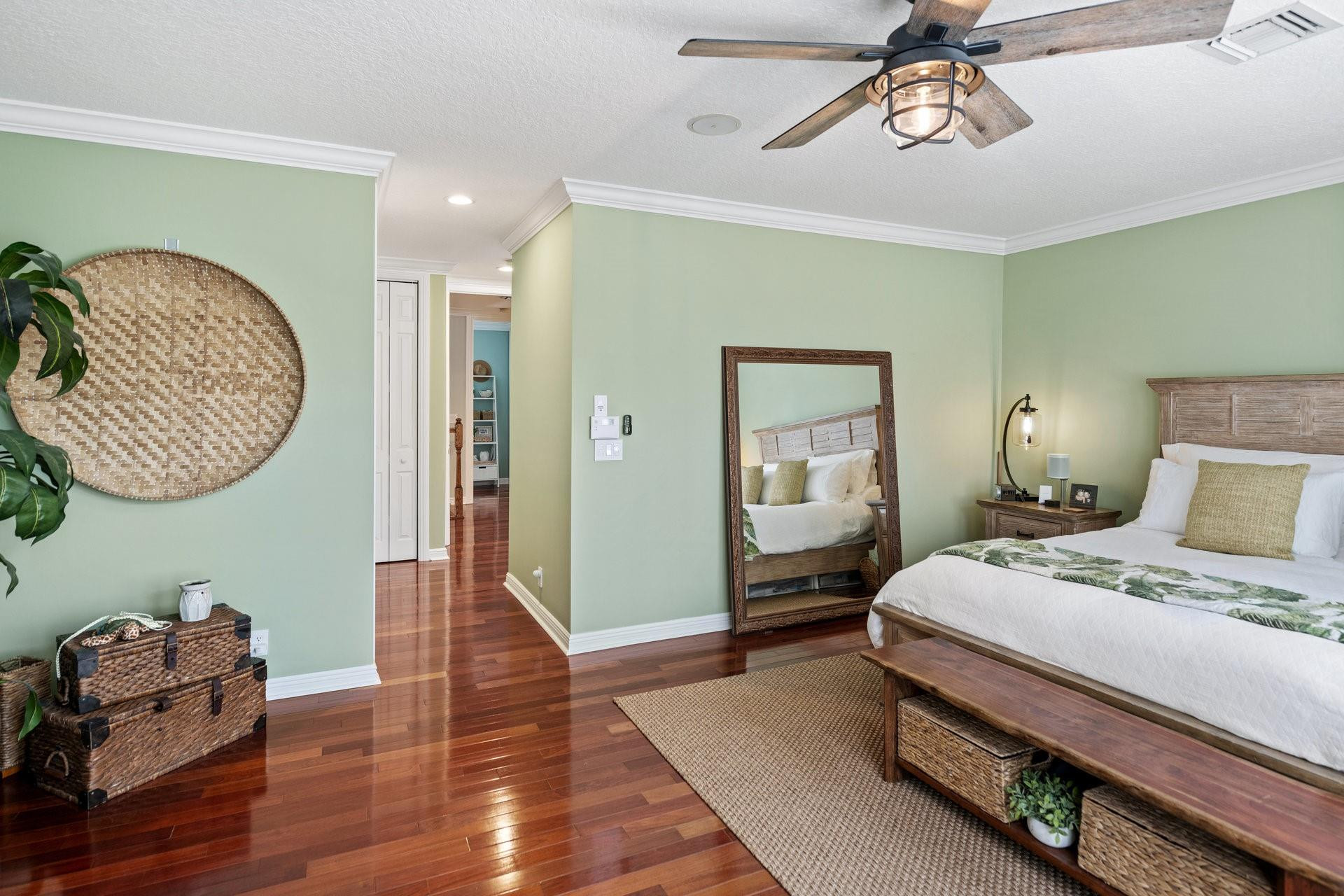 2632 NE 15th St .
