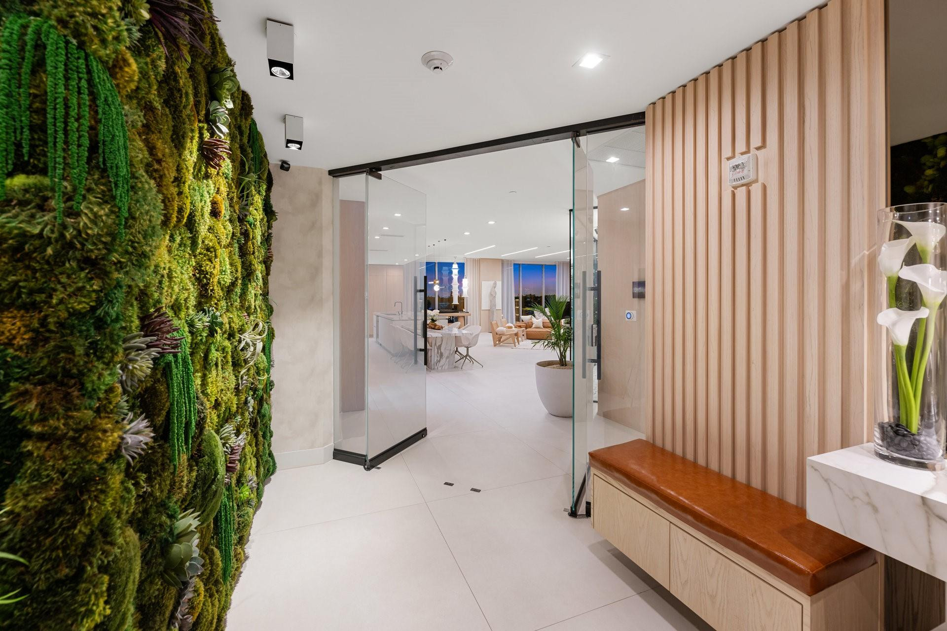 21 Isle Of Venice Dr PH1