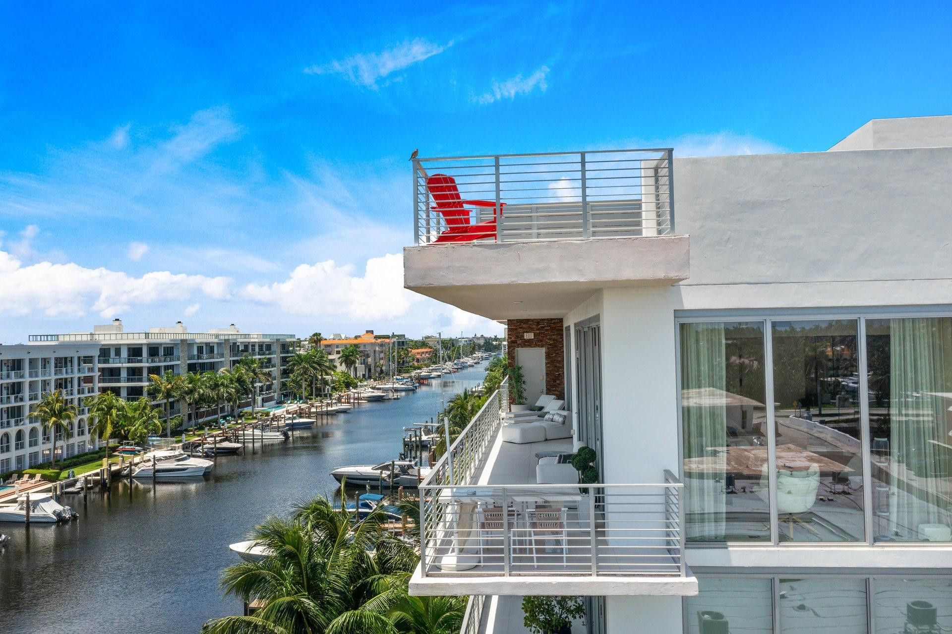 21 Isle Of Venice Dr PH1