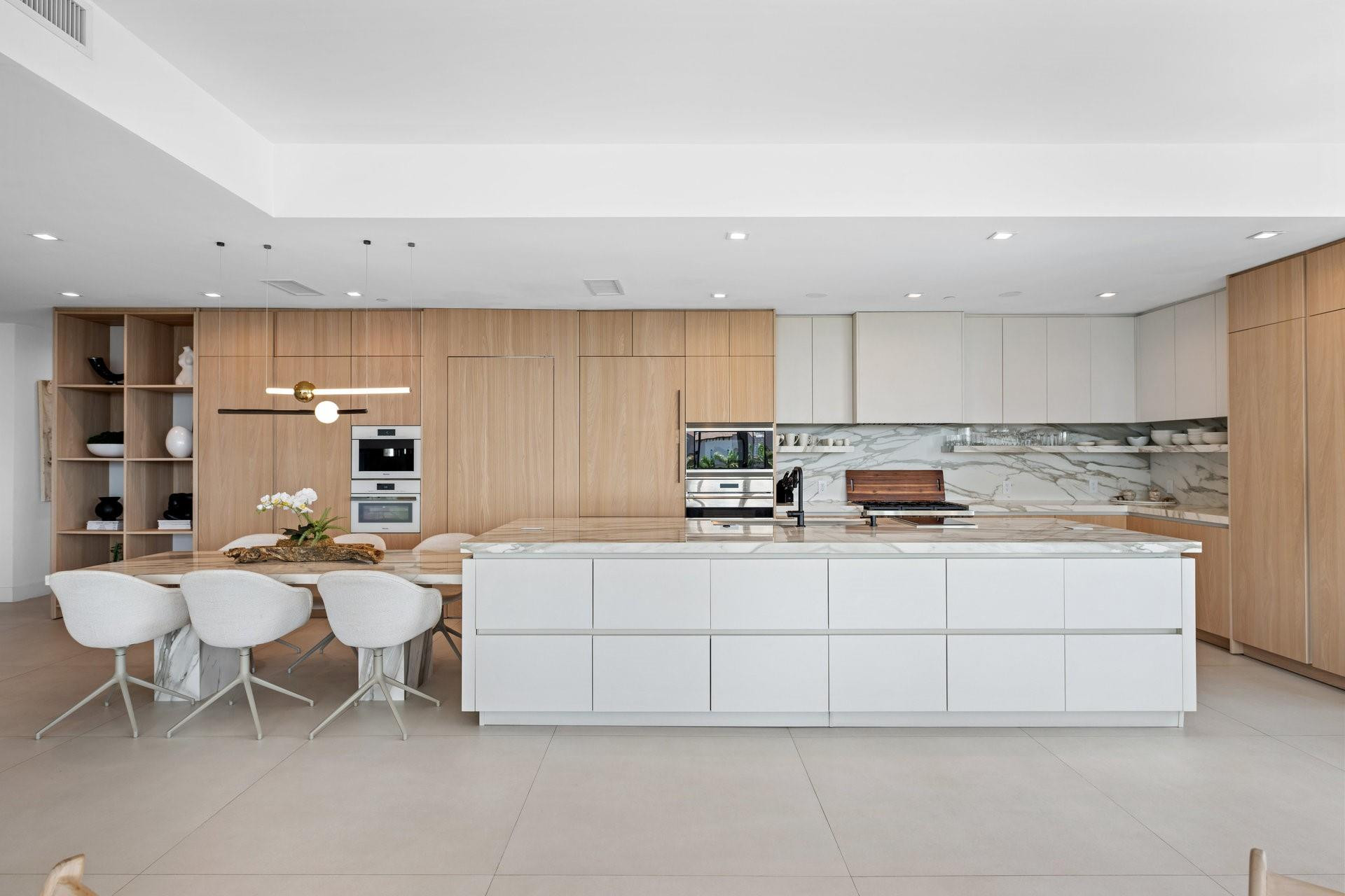 21 Isle Of Venice Dr PH1