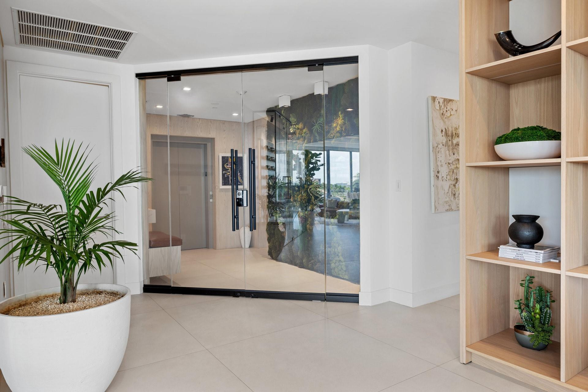 21 Isle Of Venice Dr PH1