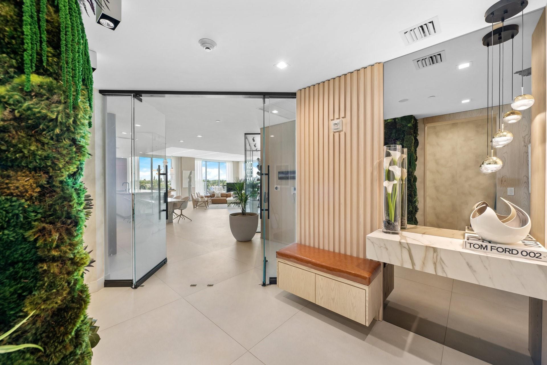 21 Isle Of Venice Dr PH1