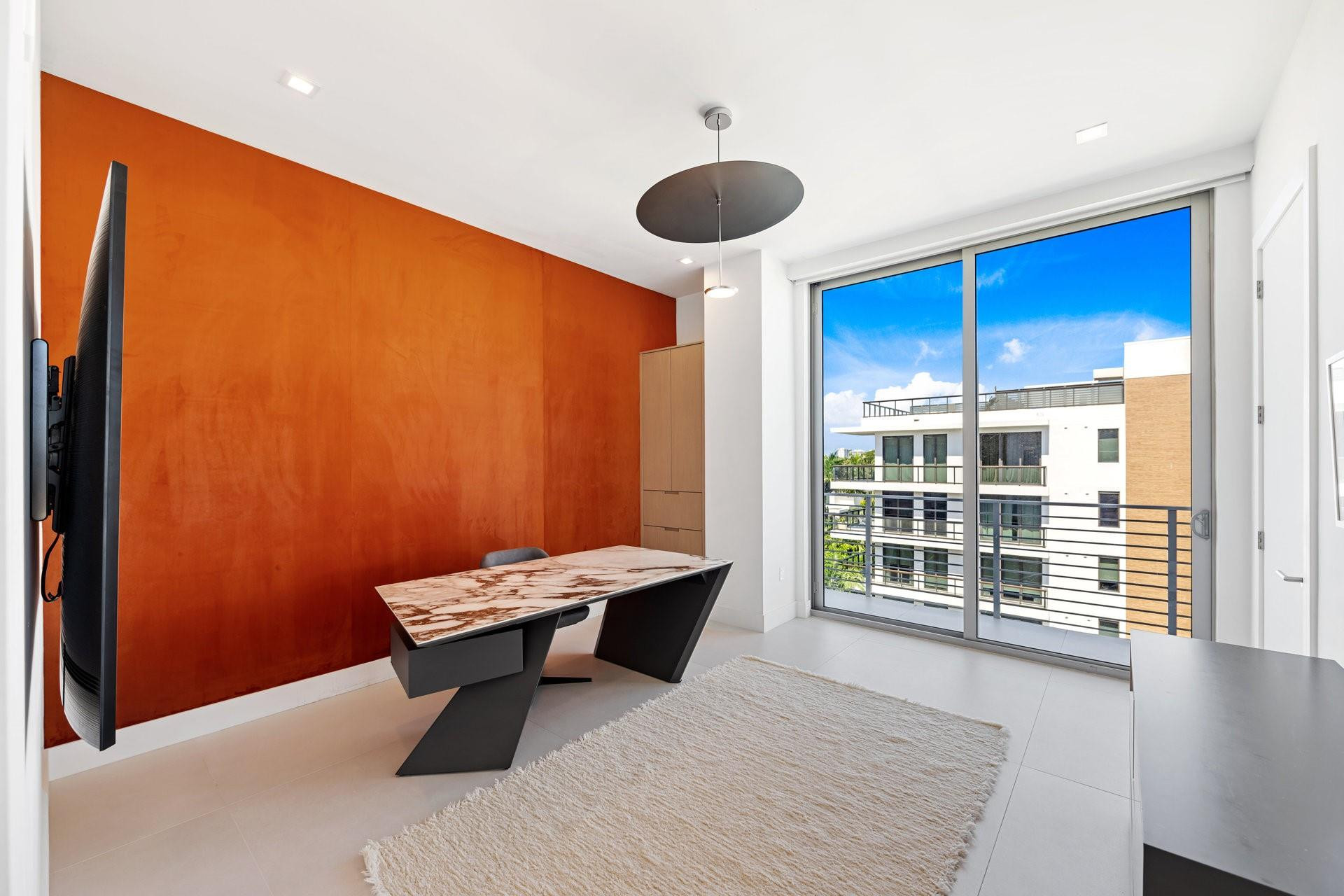 21 Isle Of Venice Dr PH1