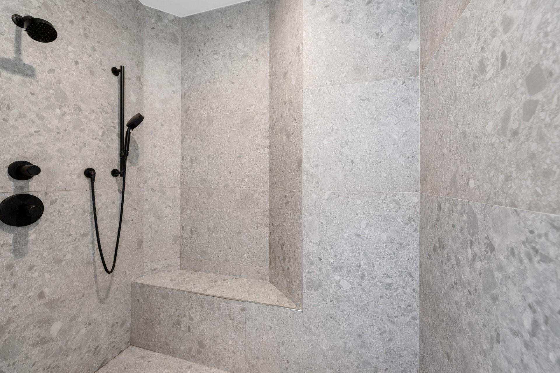 21 Isle Of Venice Dr PH1