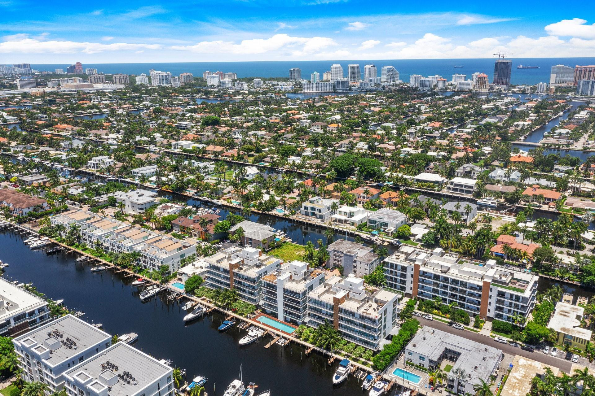 21 Isle Of Venice Dr PH1