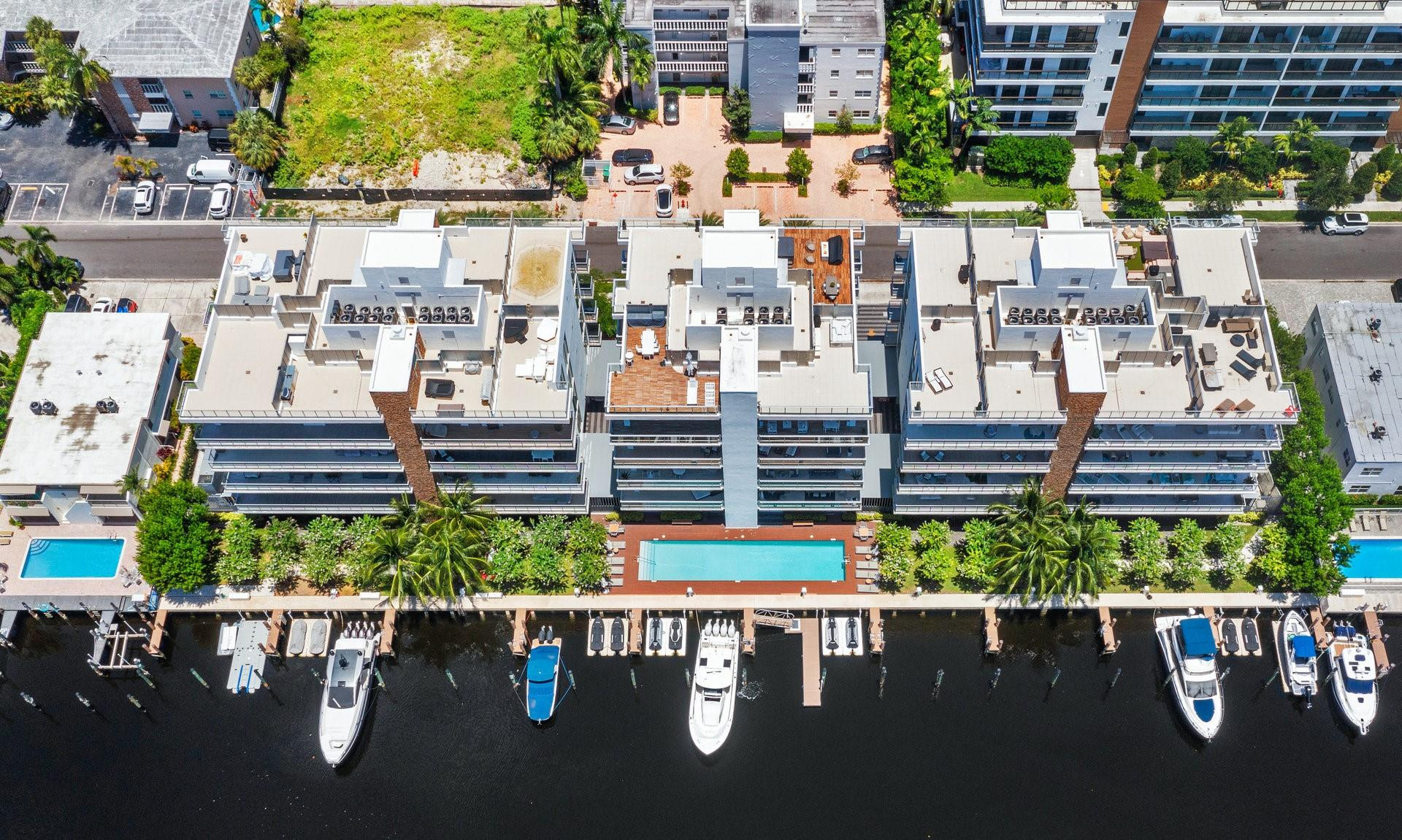 21 Isle Of Venice Dr PH1