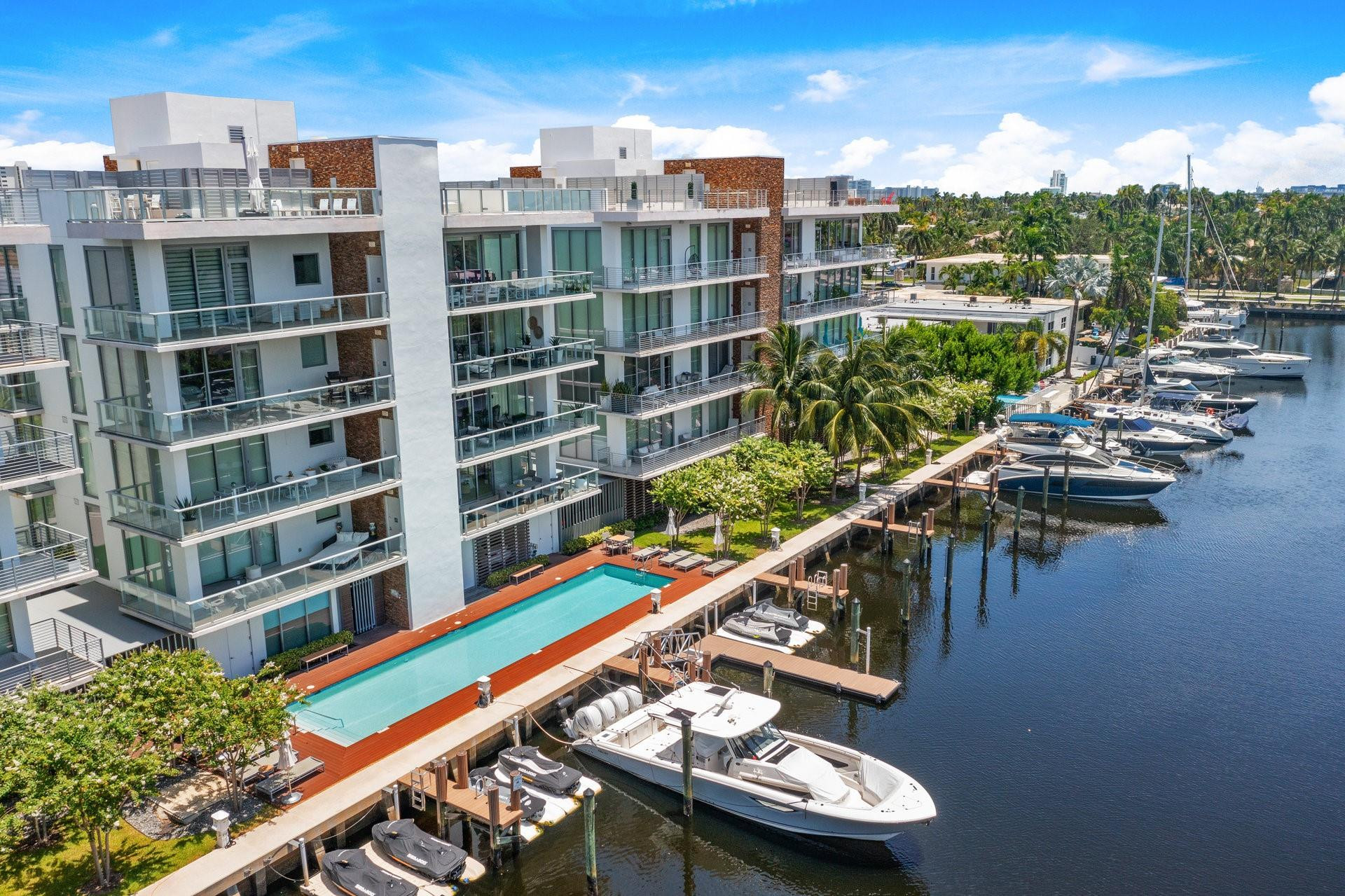 21 Isle Of Venice Dr PH1