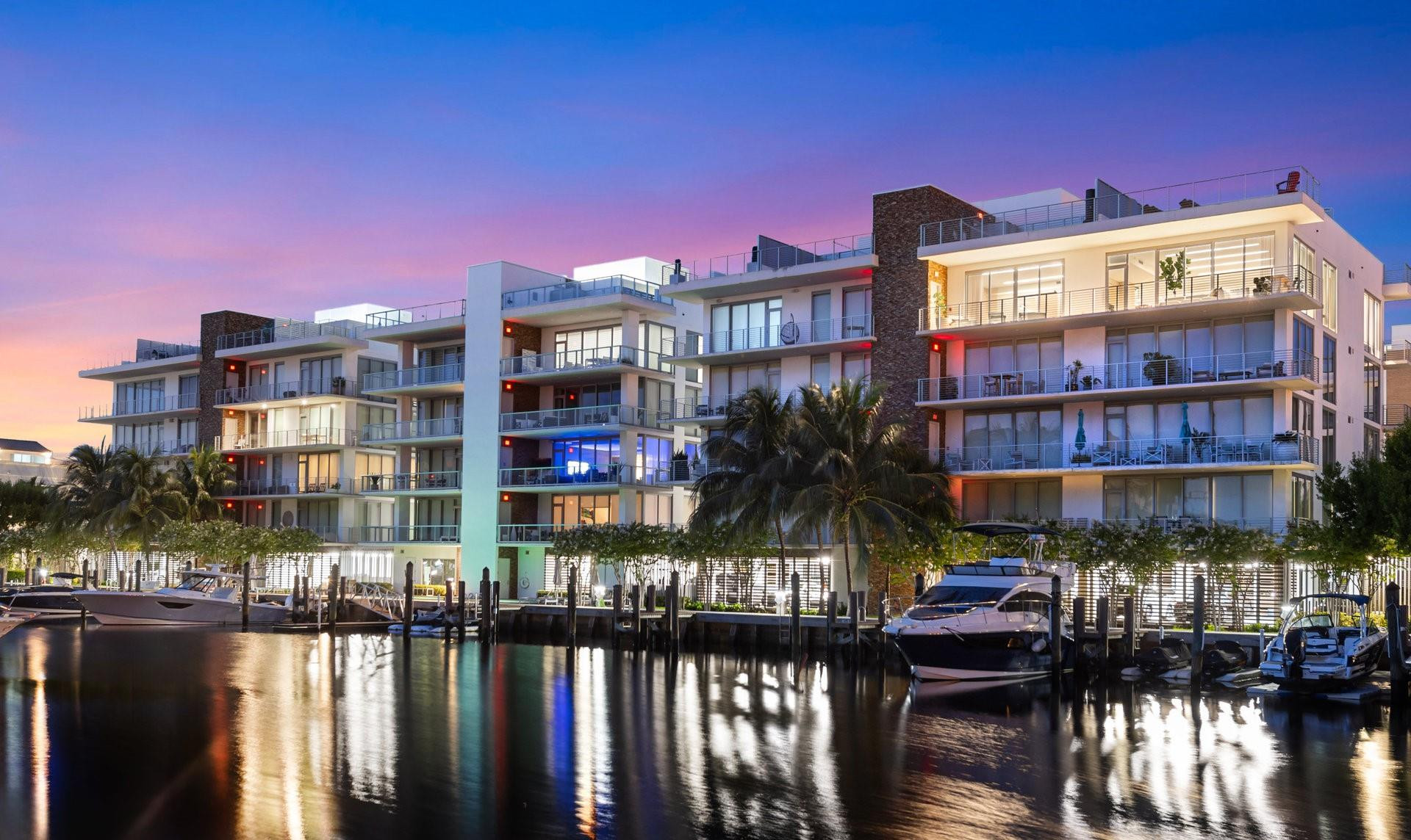 21 Isle Of Venice Dr PH1