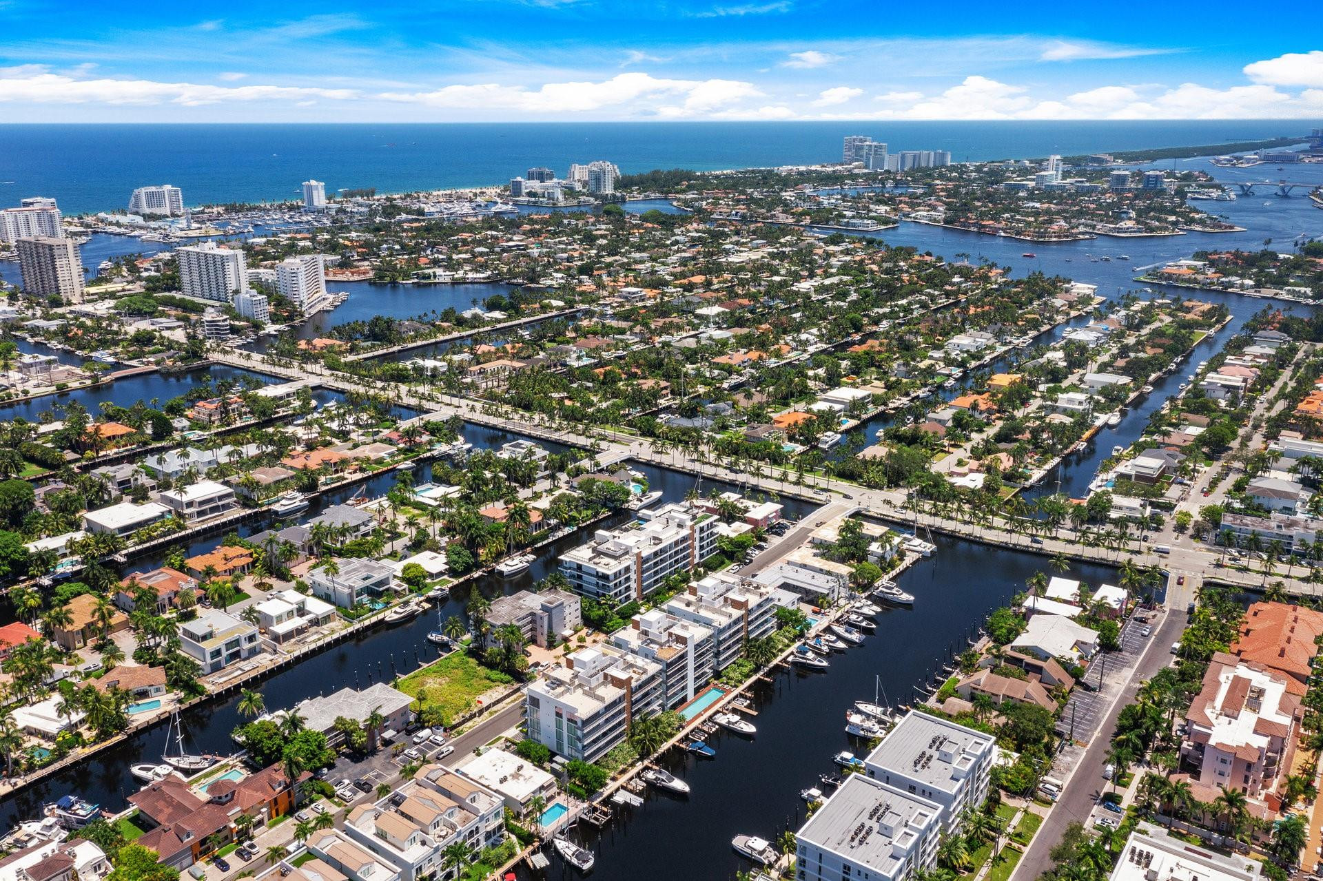 21 Isle Of Venice Dr PH1