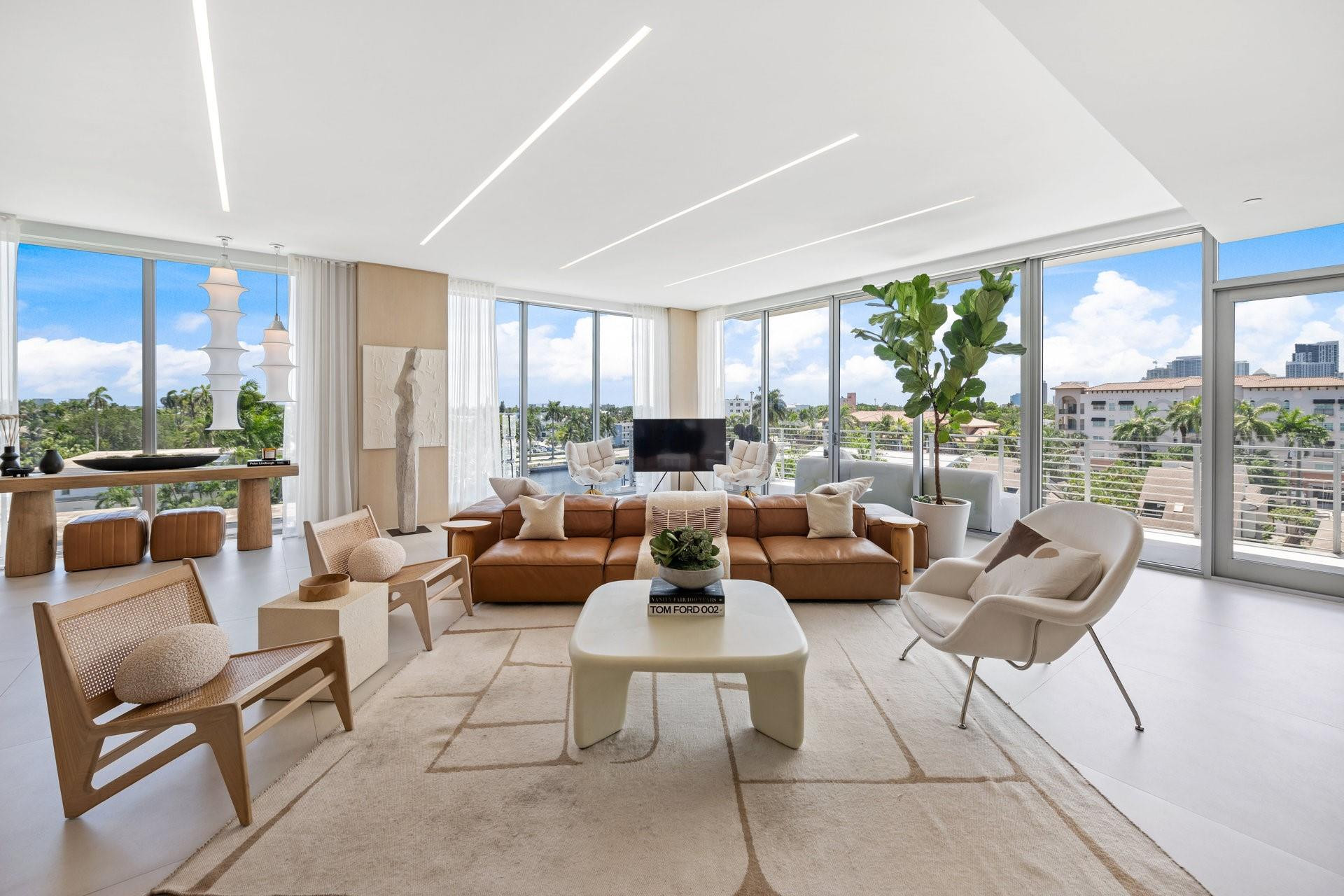 21 Isle Of Venice Dr PH1