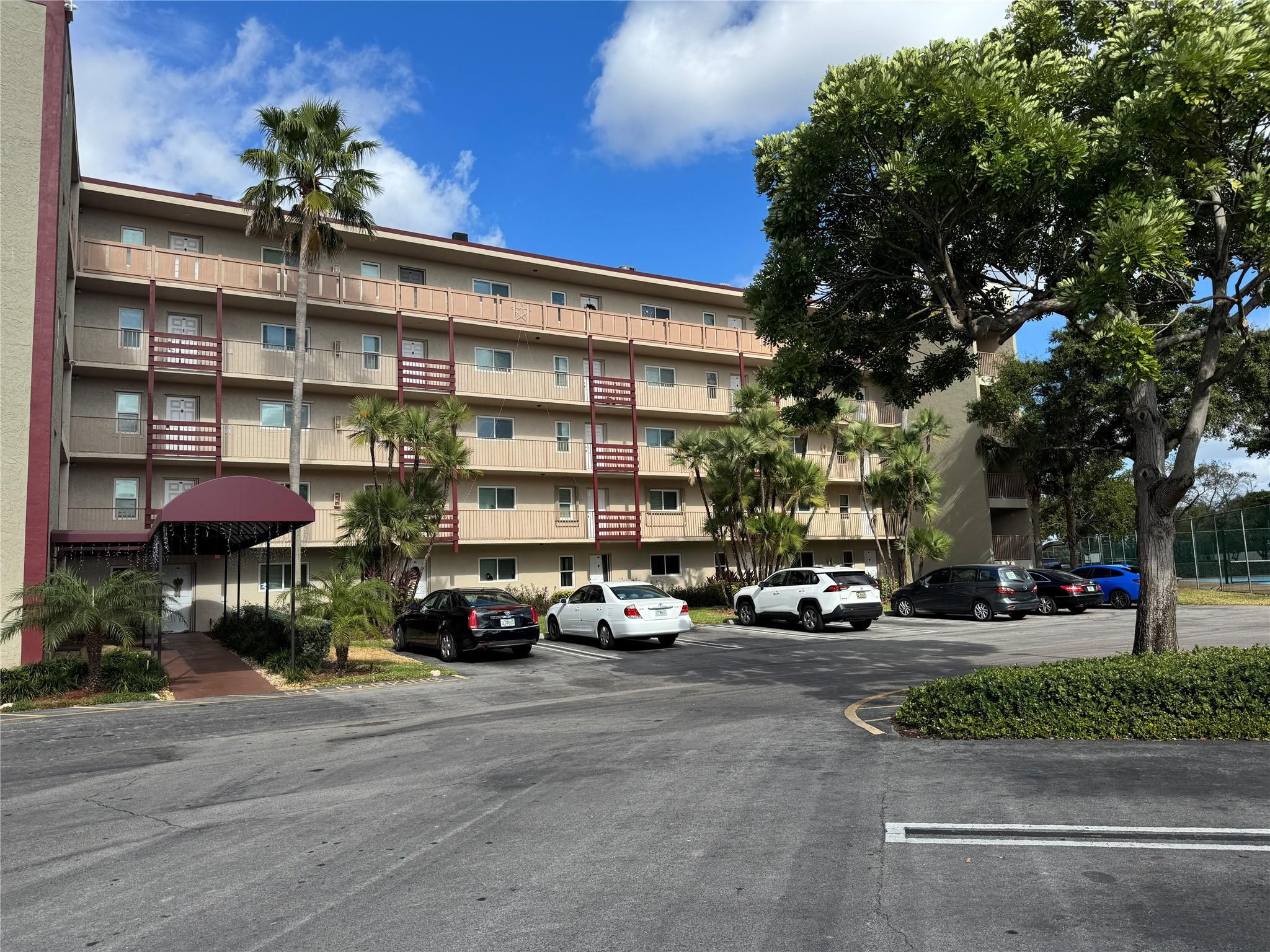 2104 S CYPRESS BEND DRIVE 405