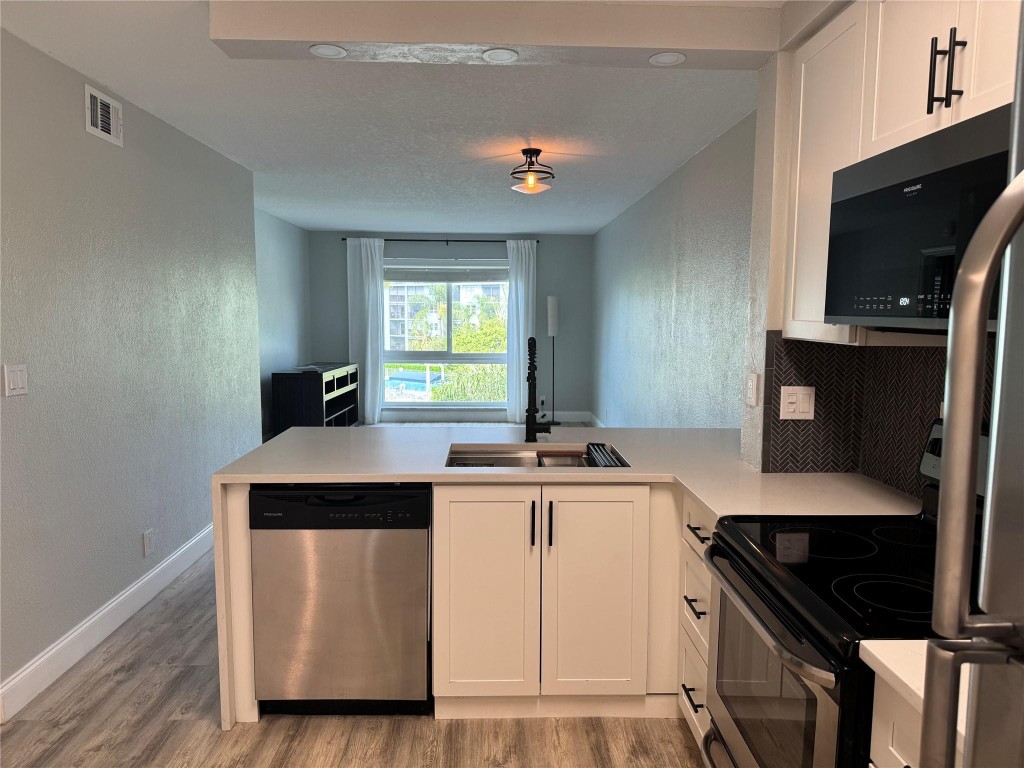 2104 S CYPRESS BEND DRIVE 405