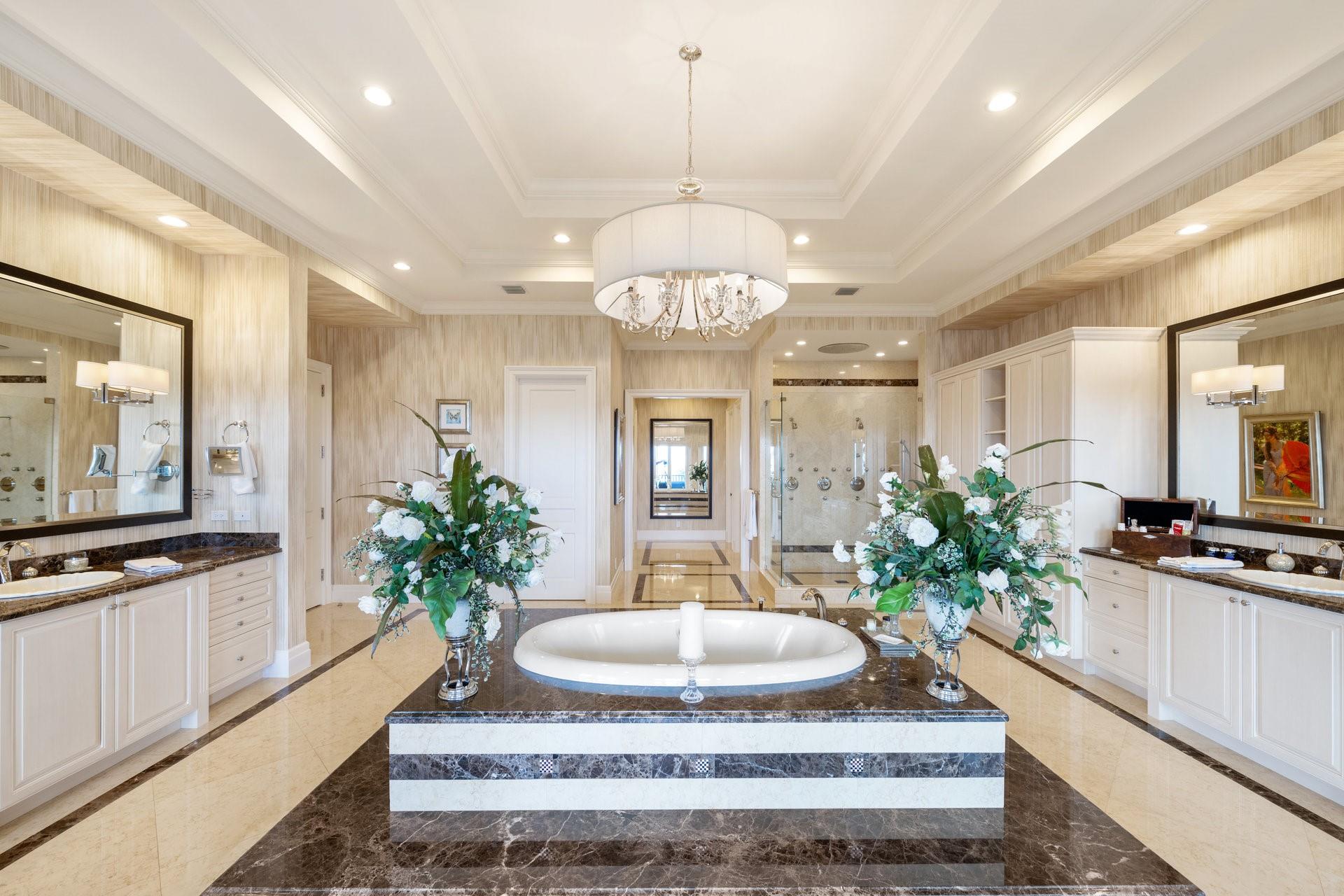 1011 Hillsboro Mile