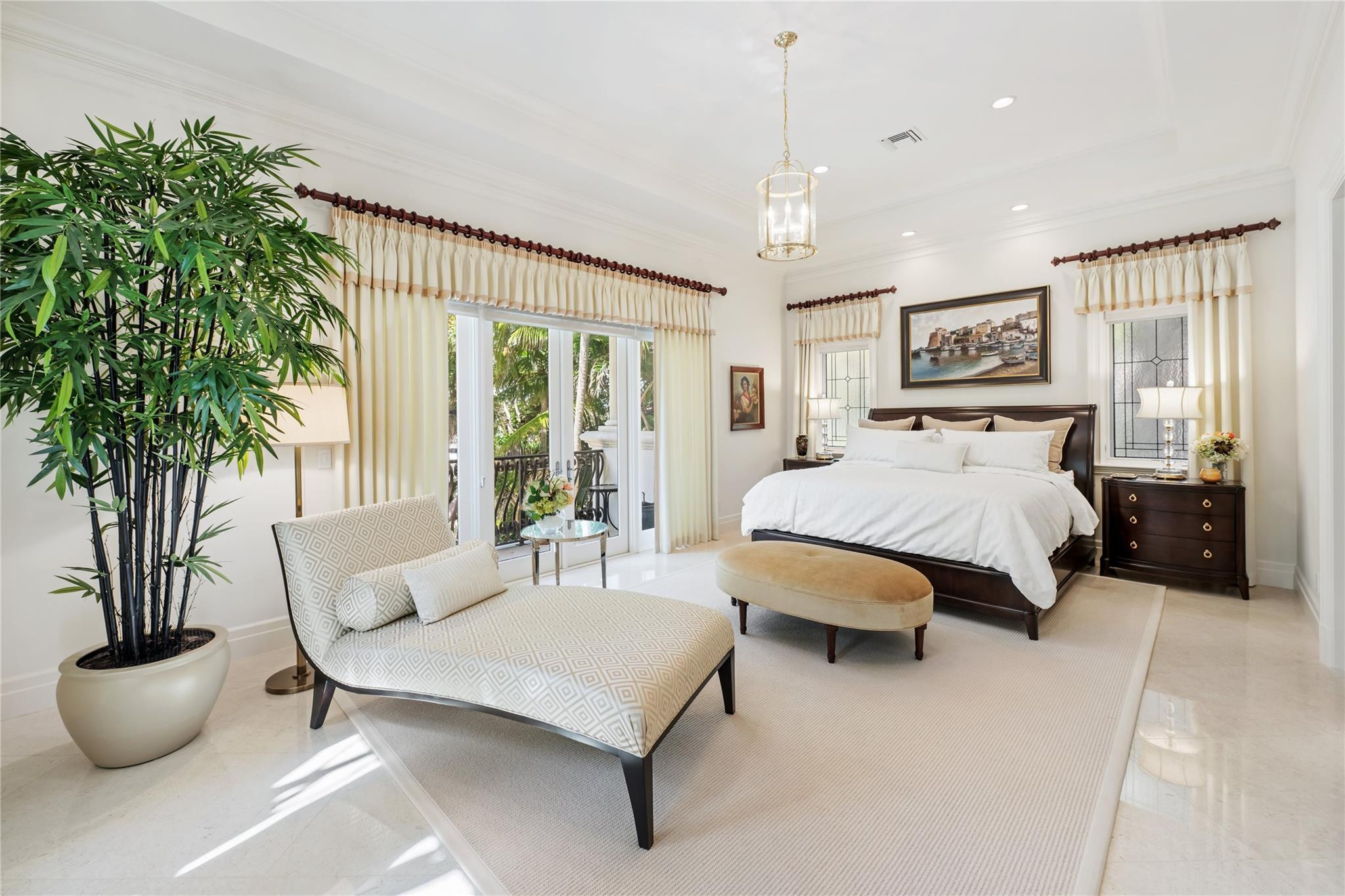1011 Hillsboro Mile