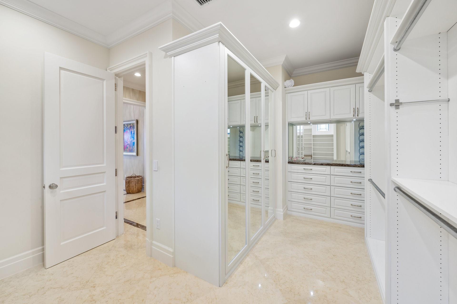 1011 Hillsboro Mile