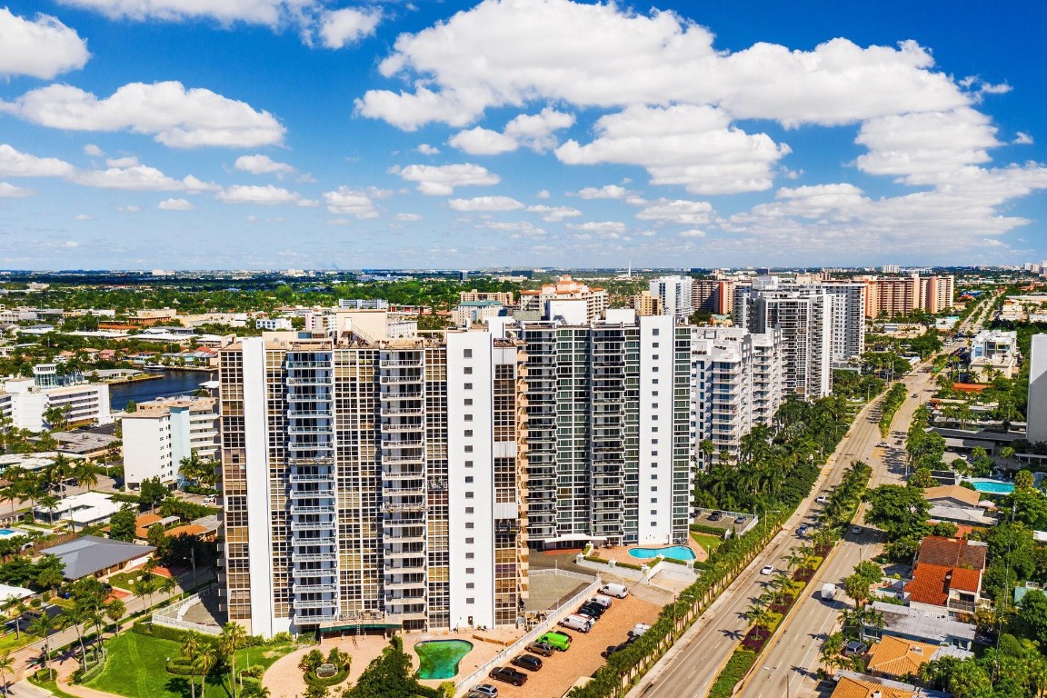 2715 N Ocean Blvd 17D