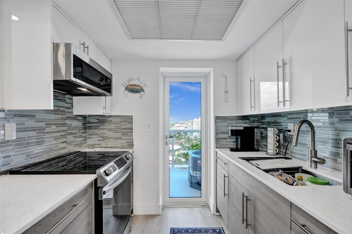 2715 N Ocean Blvd 17F