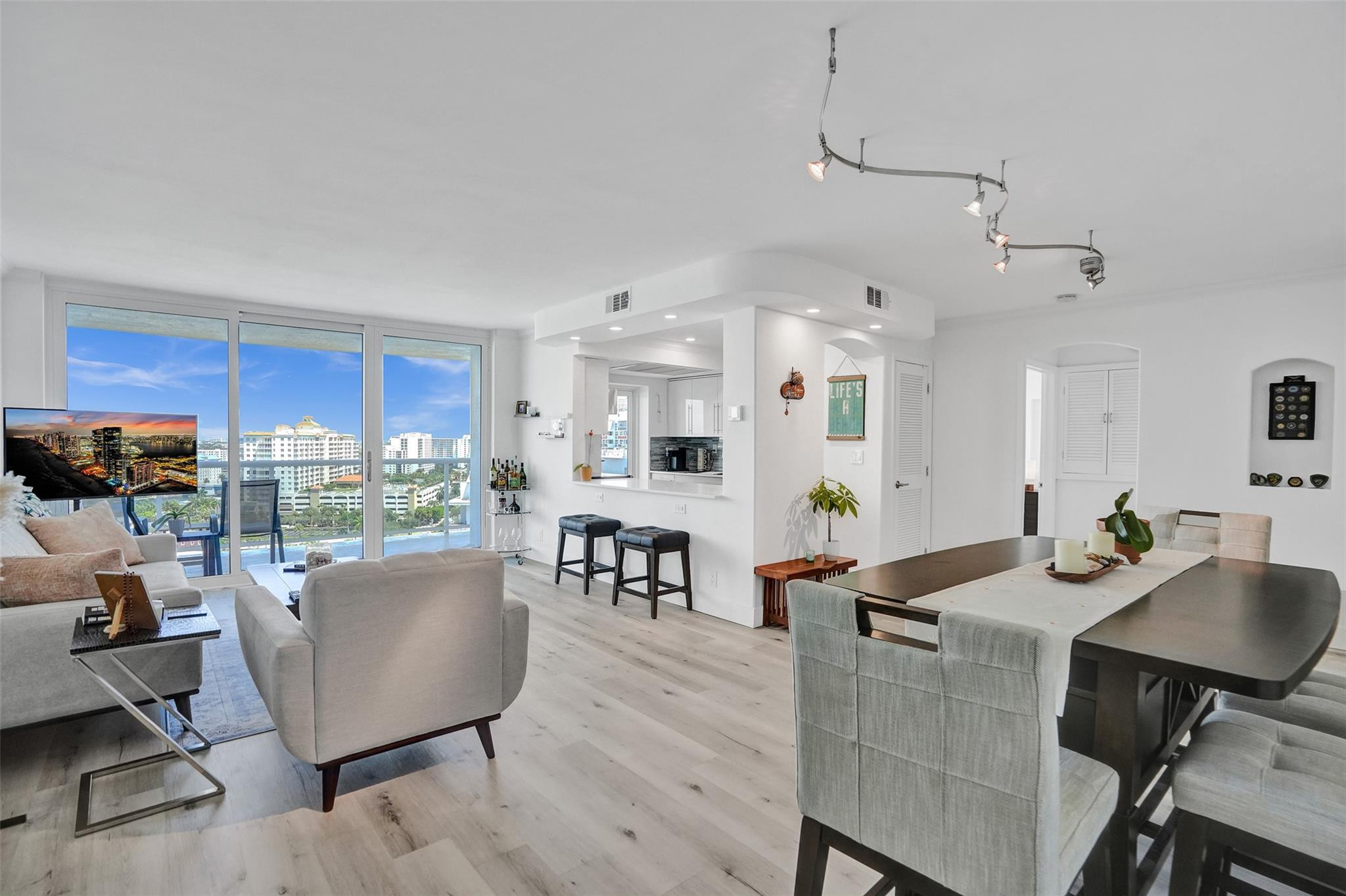 2715 N Ocean Blvd 17F