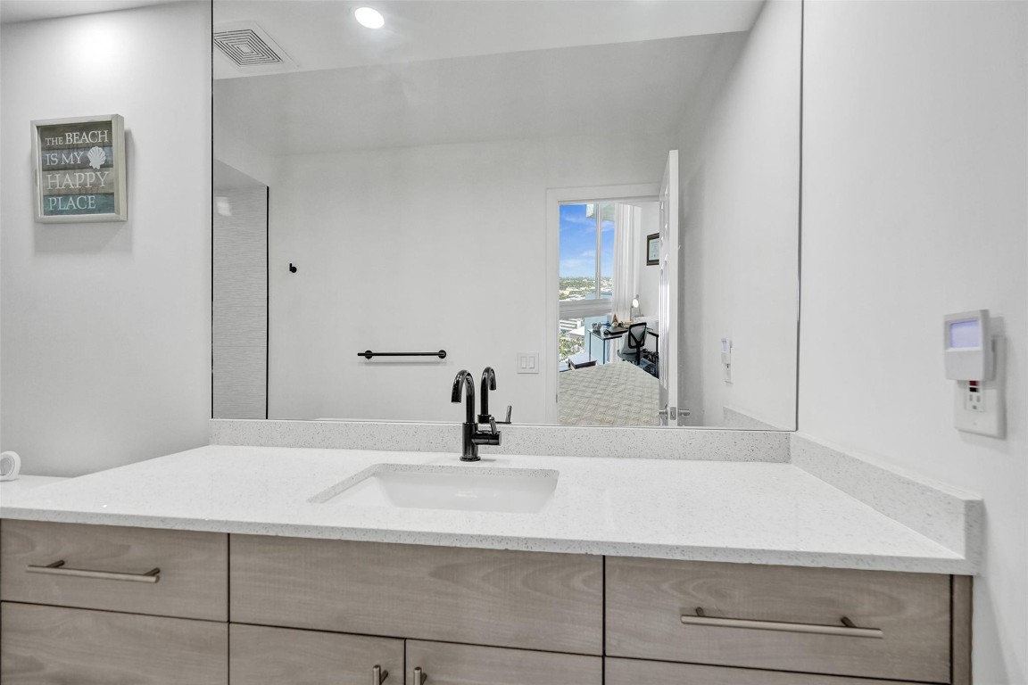 2715 N Ocean Blvd 17F